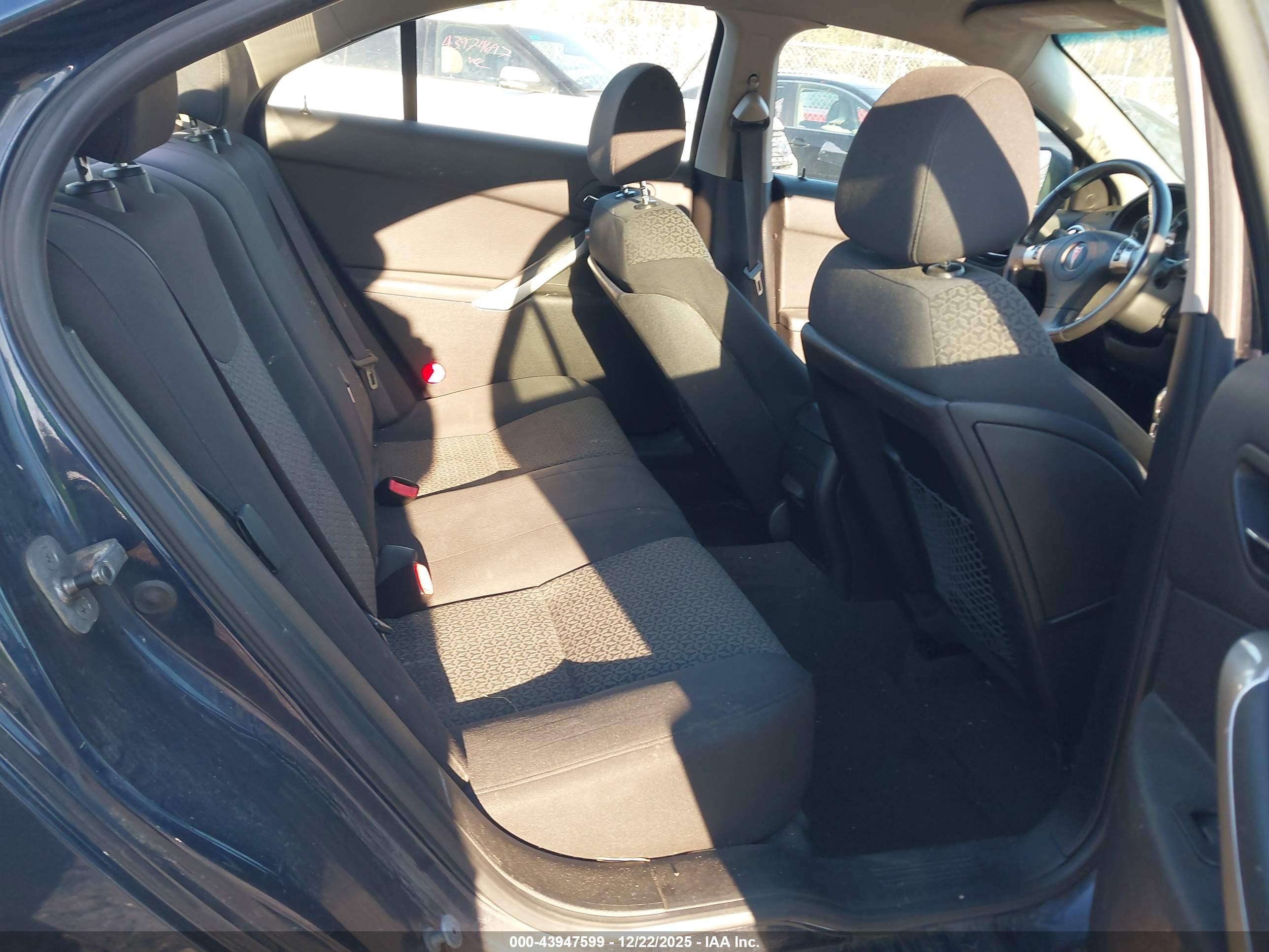 PONTIAC G6 image 8