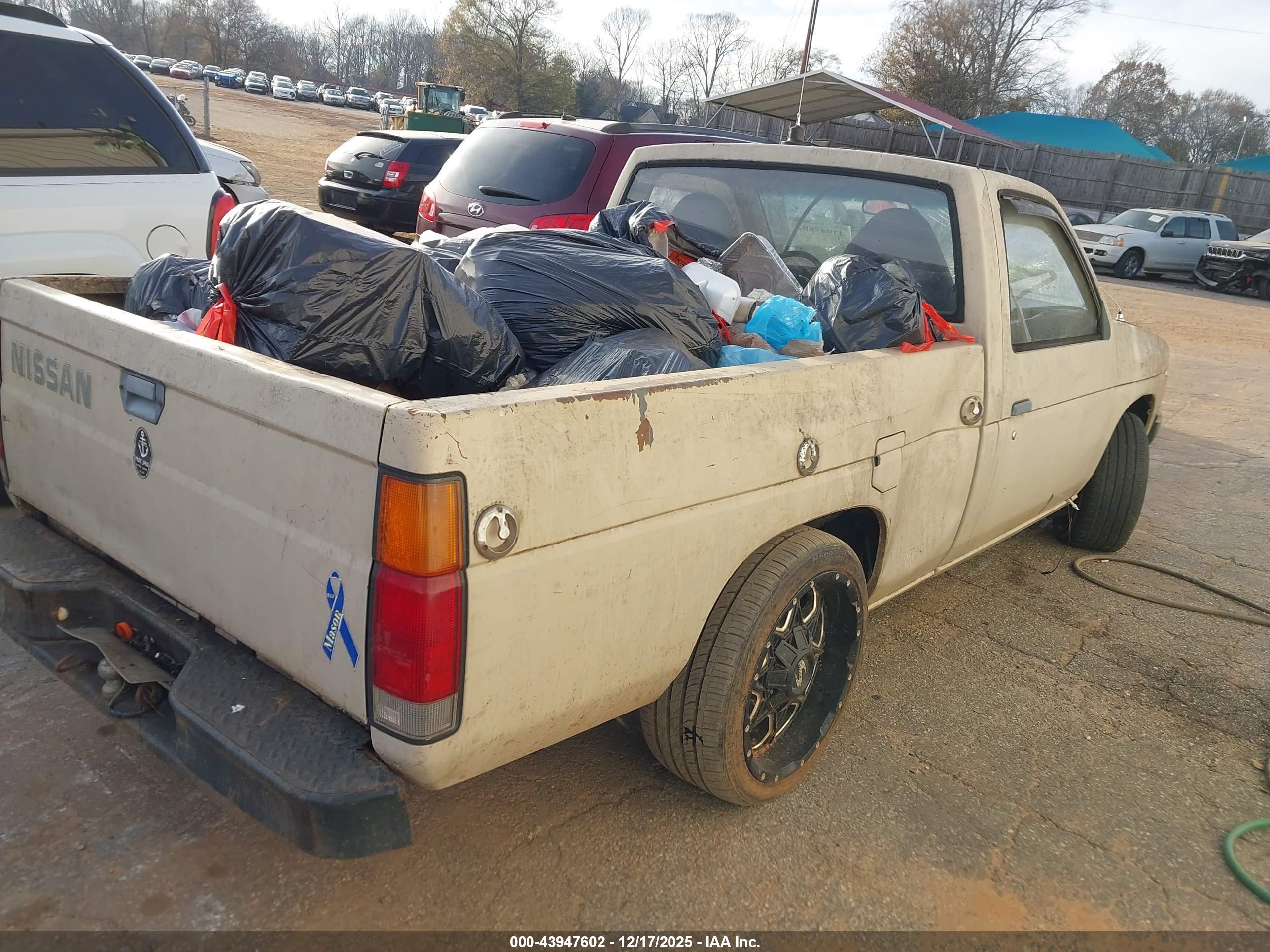 NISSAN D21 image 4