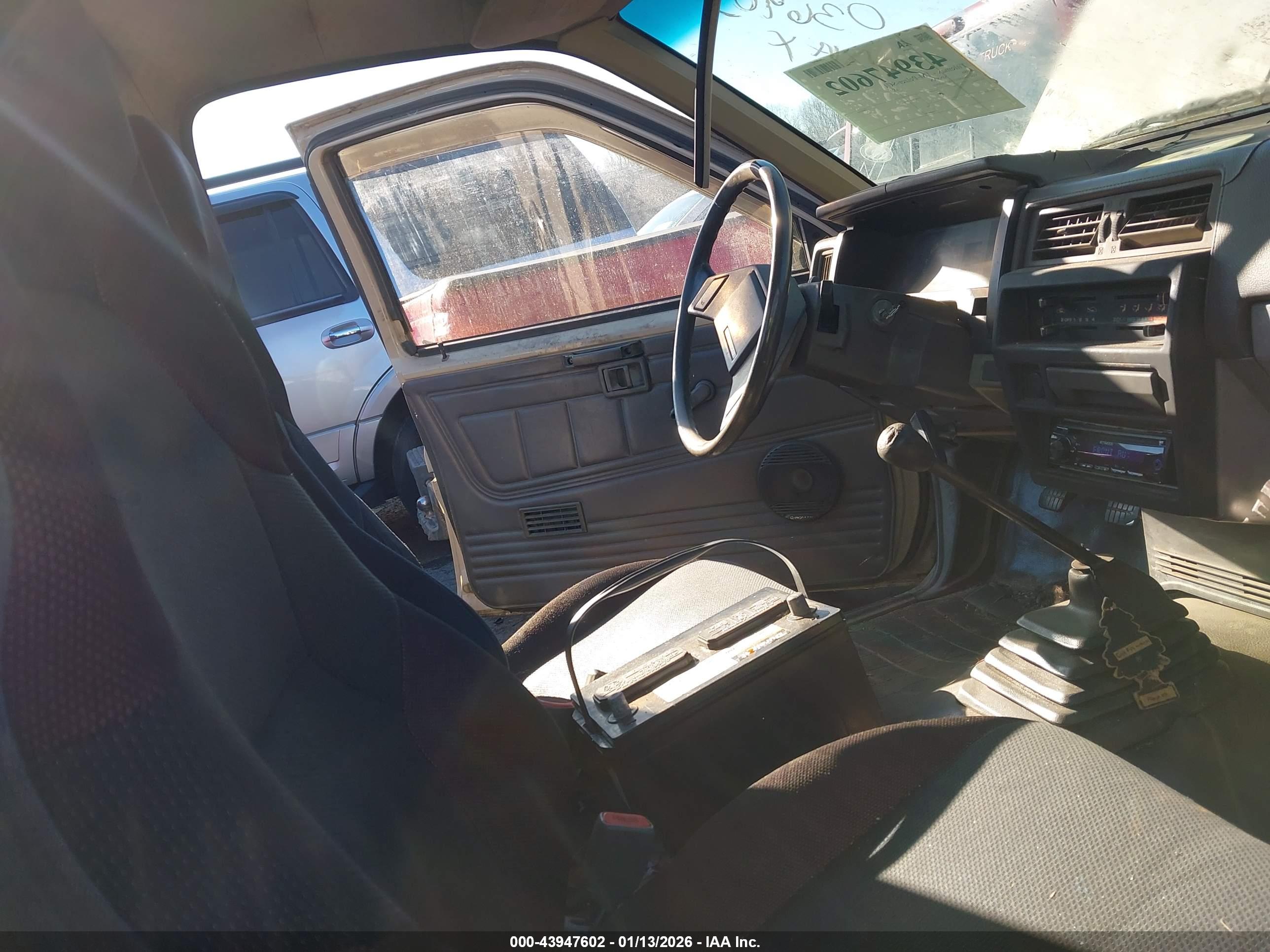 NISSAN D21 image 5