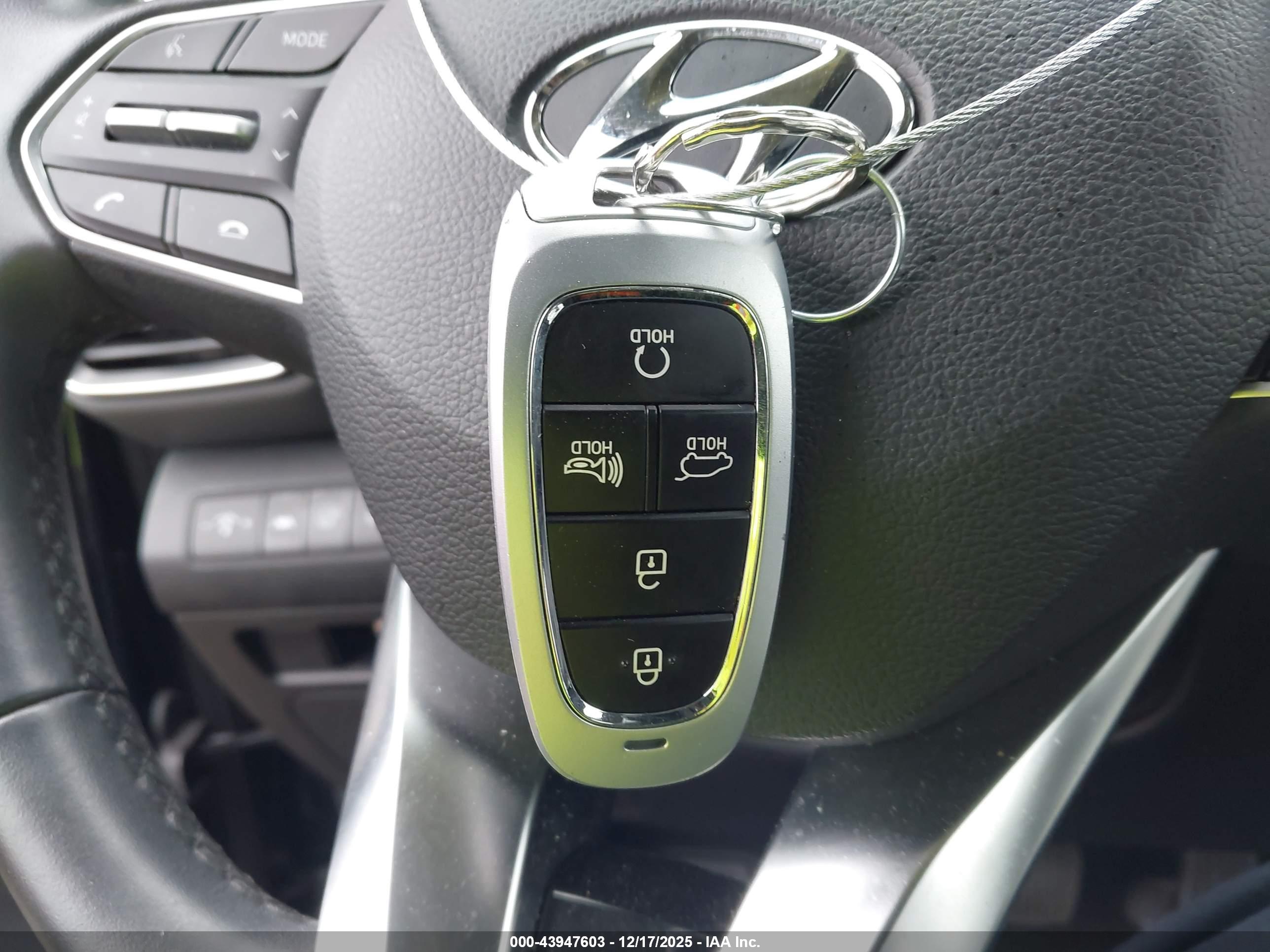 HYUNDAI SANTA image 11