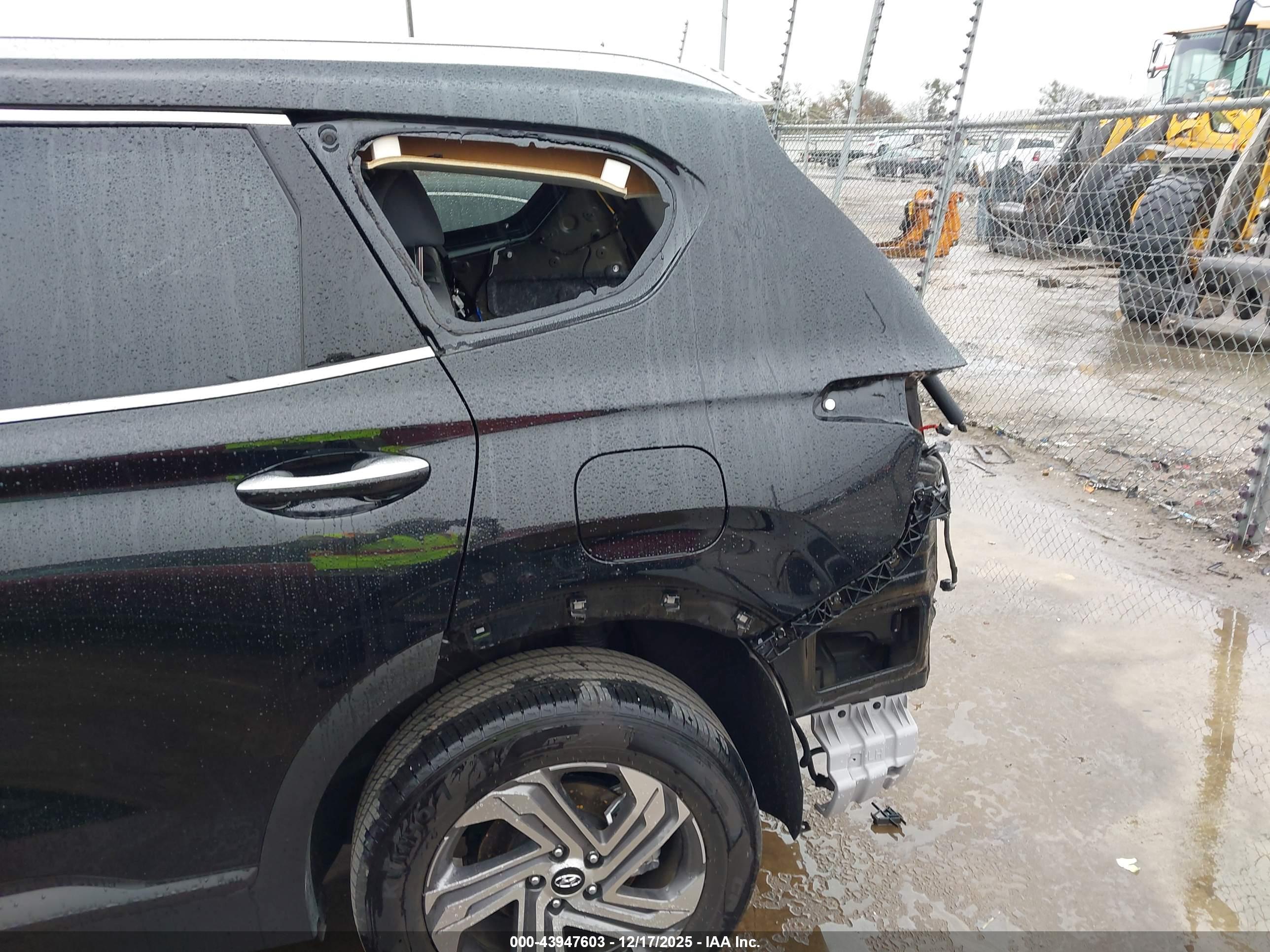 HYUNDAI SANTA image 6