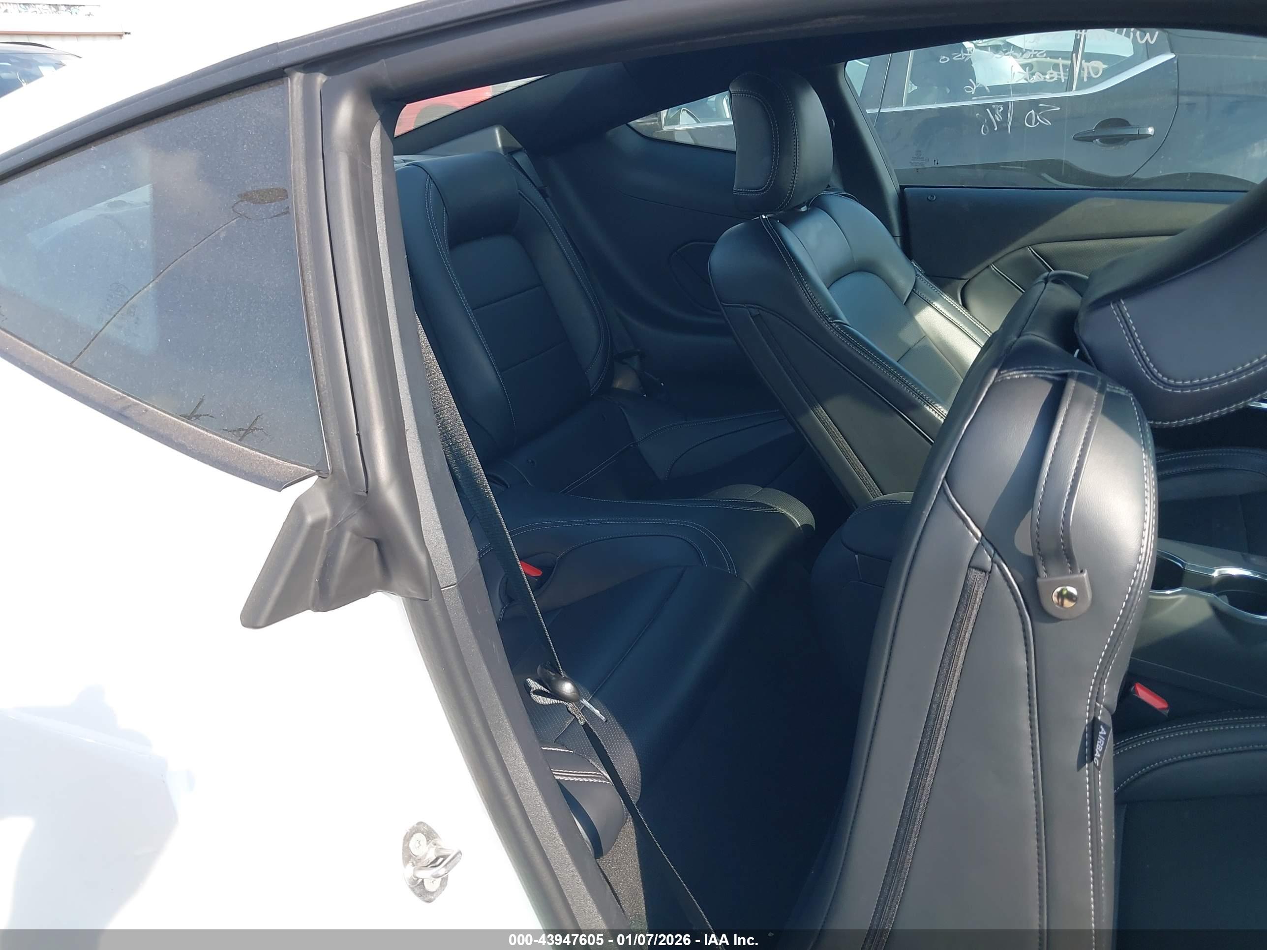 FORD MUSTANG image 8