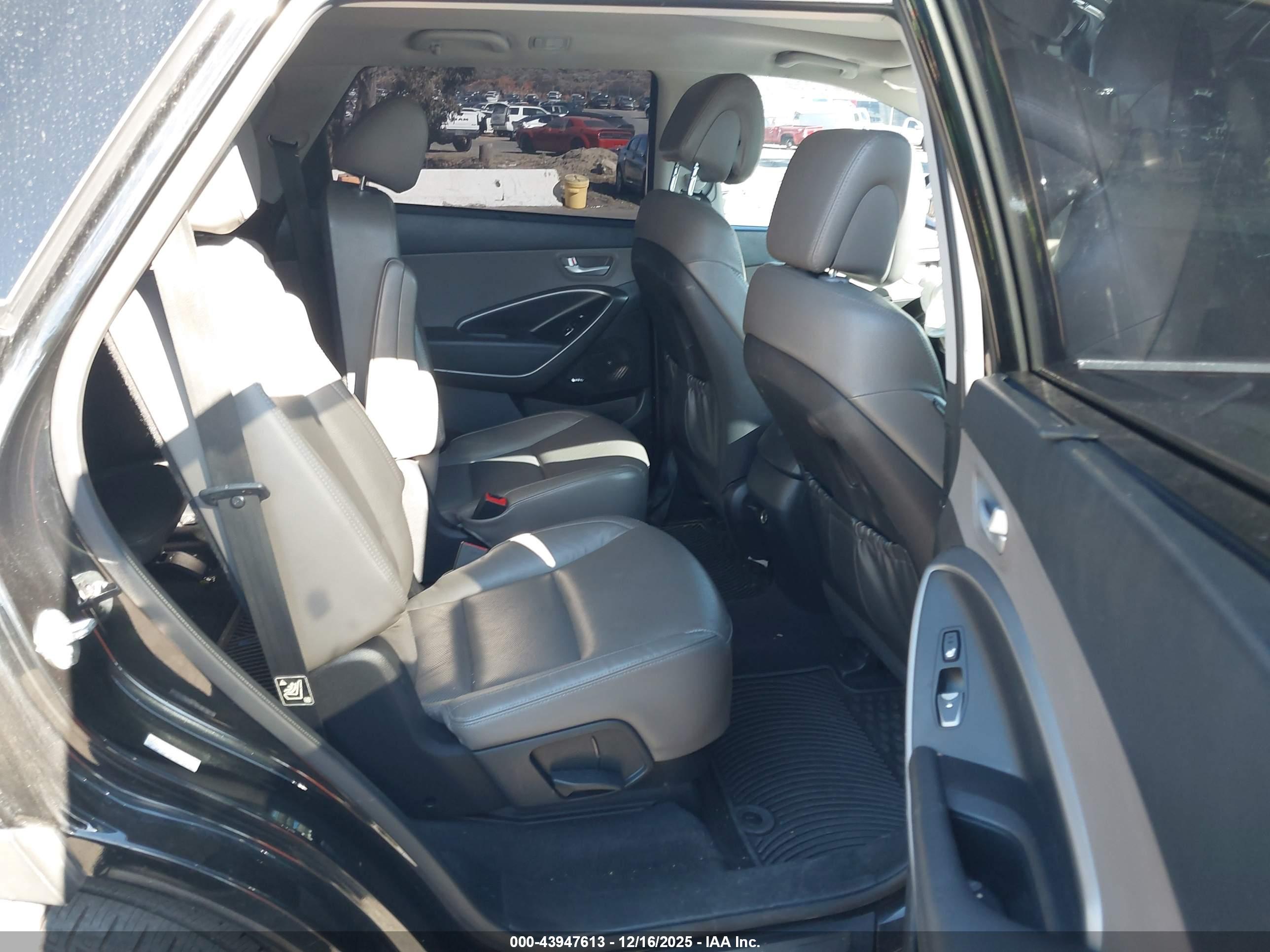 HYUNDAI SANTA image 8