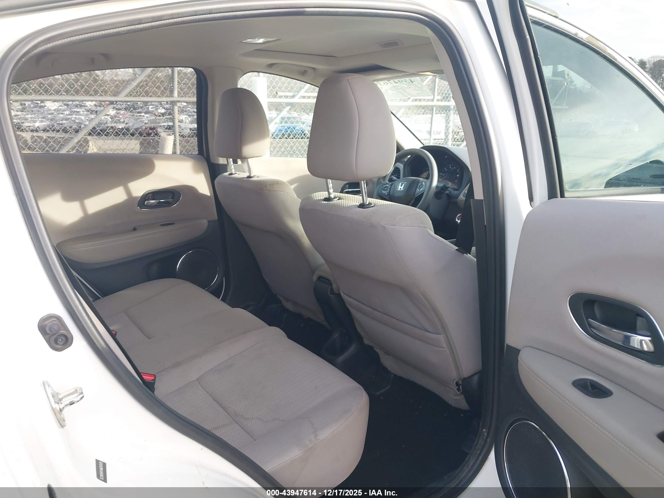 HONDA HR-V image 8
