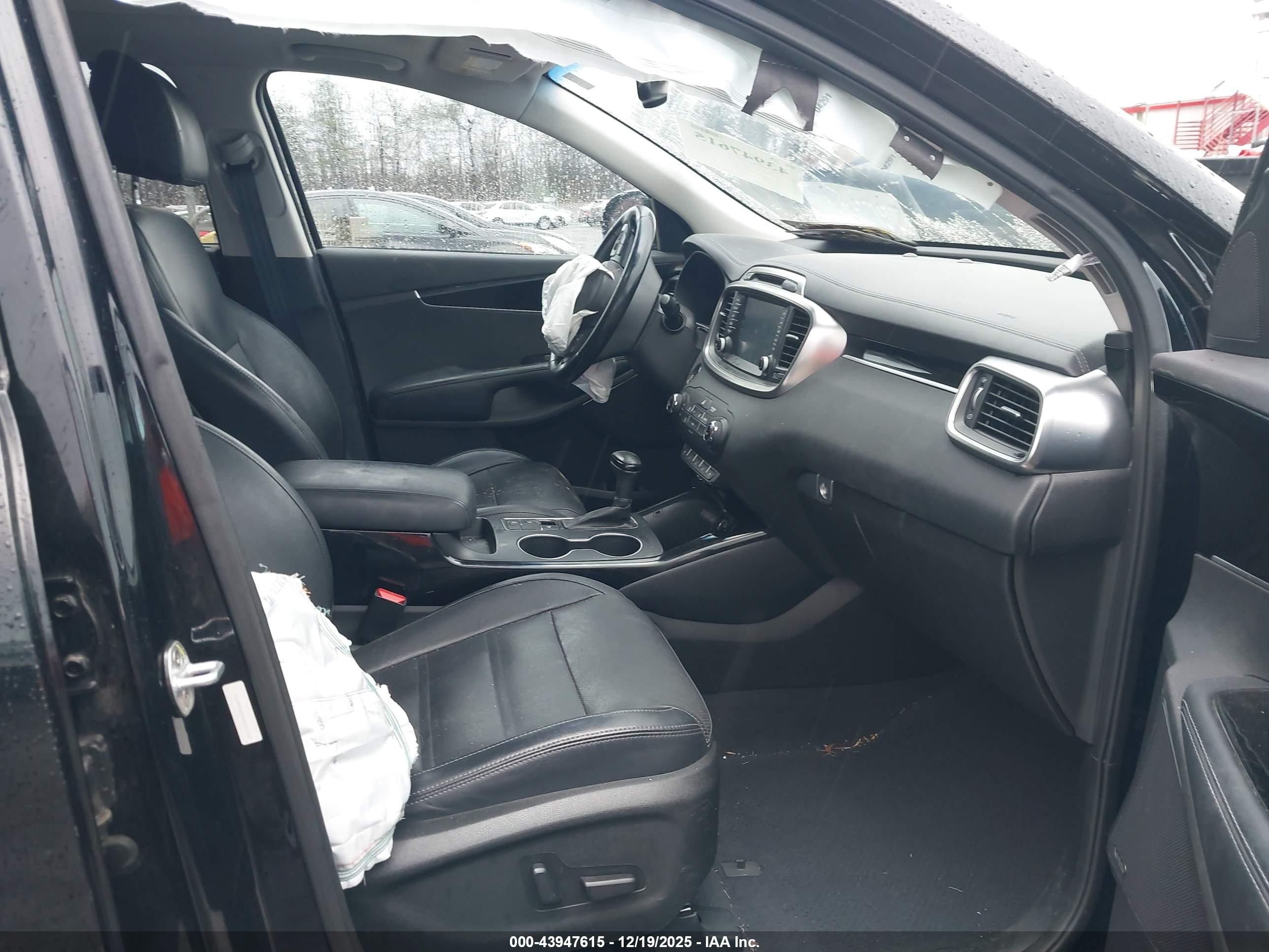 KIA SORENTO image 5
