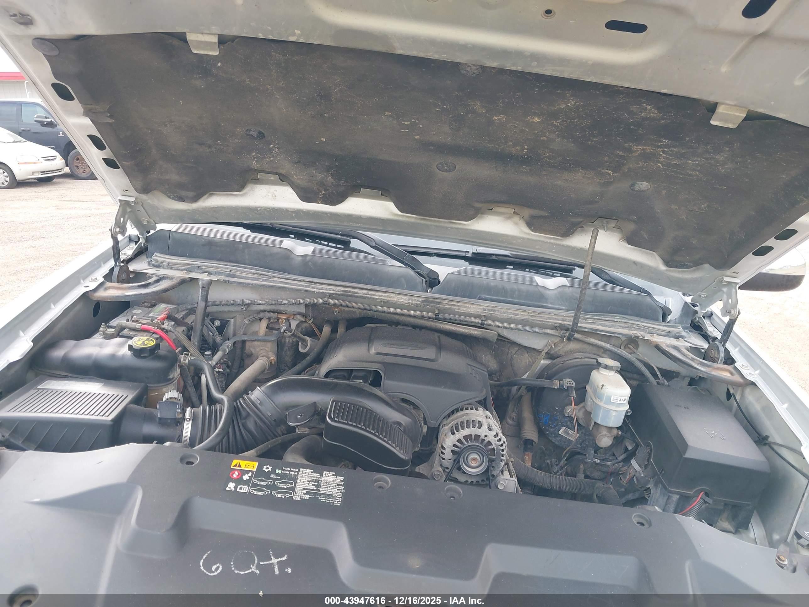 CHEVROLET SILVERADO image 10