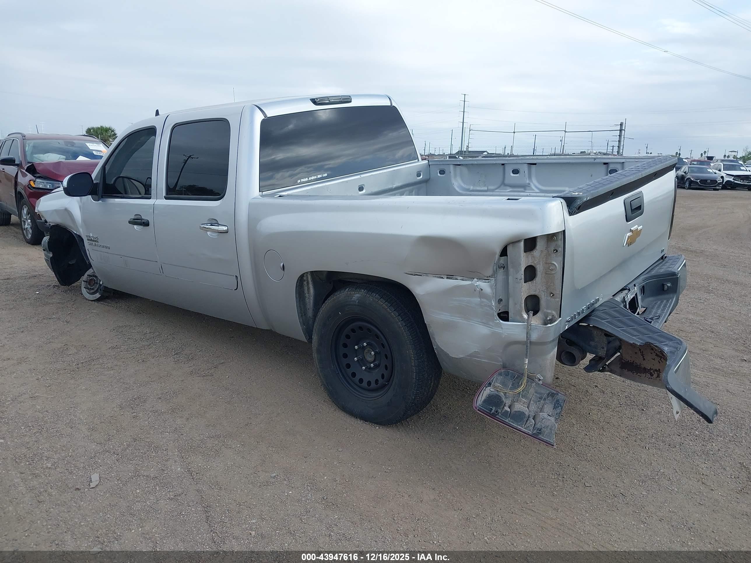 CHEVROLET SILVERADO image 3