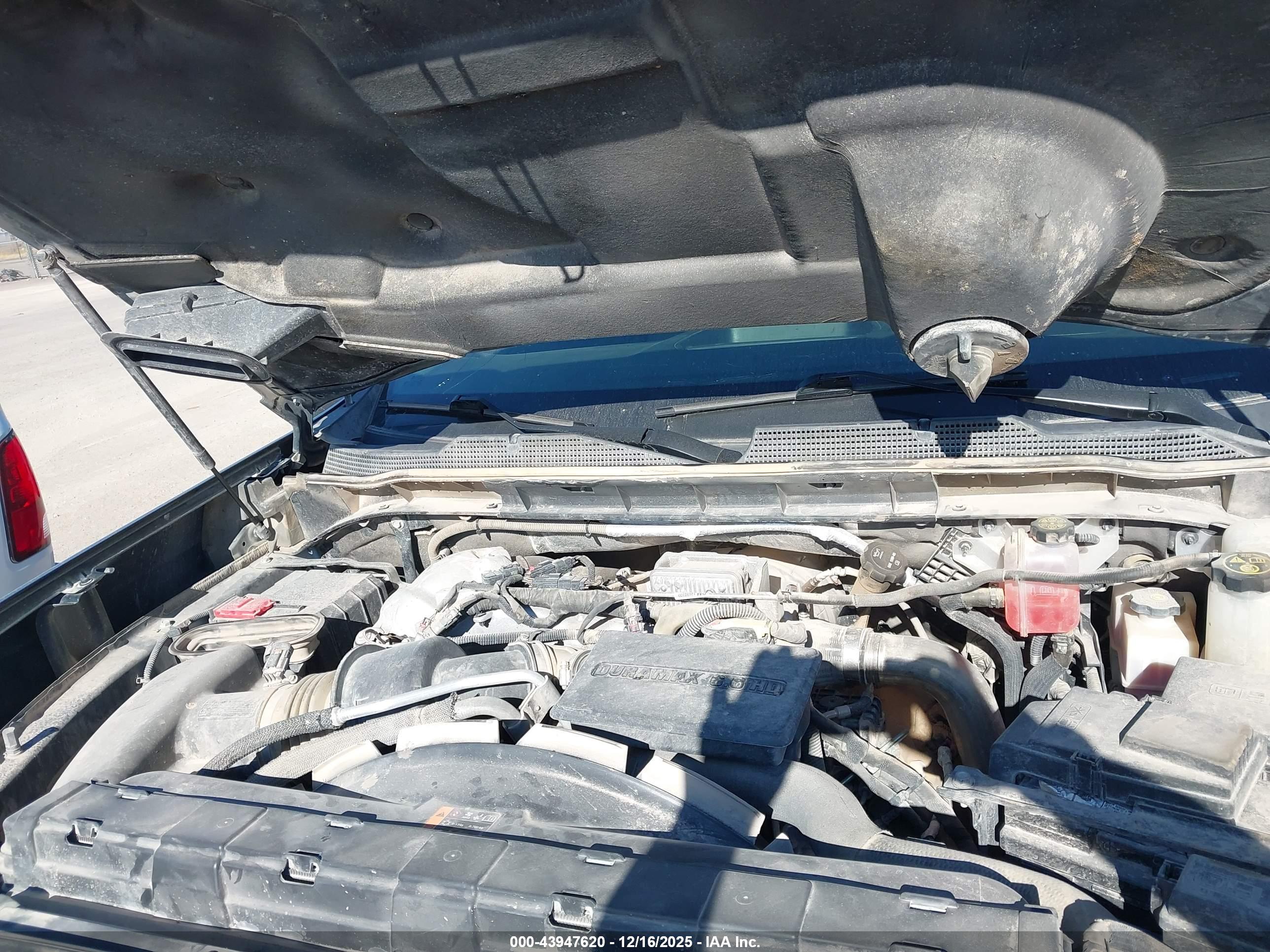 CHEVROLET SILVERADO image 10