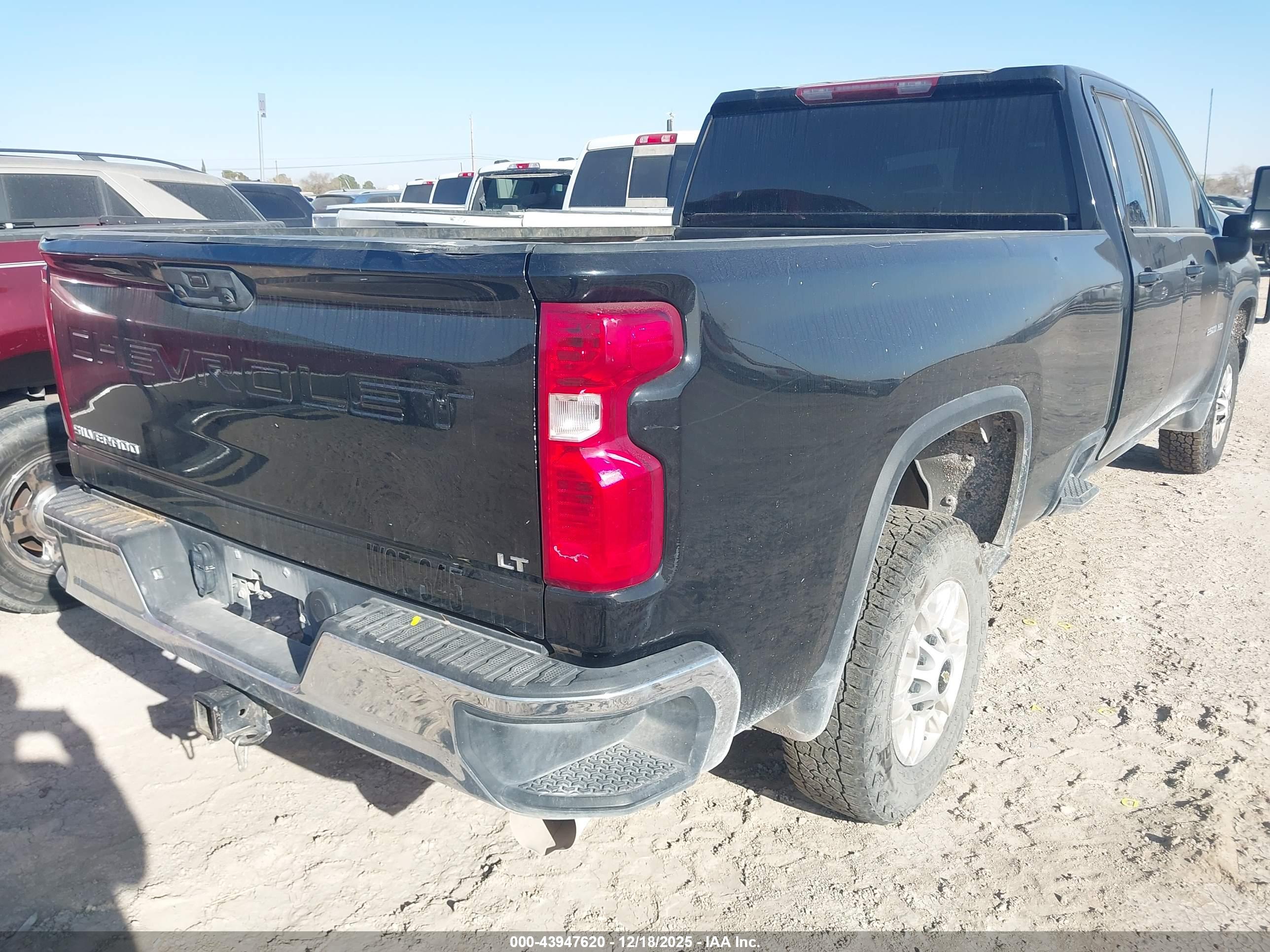 CHEVROLET SILVERADO image 4