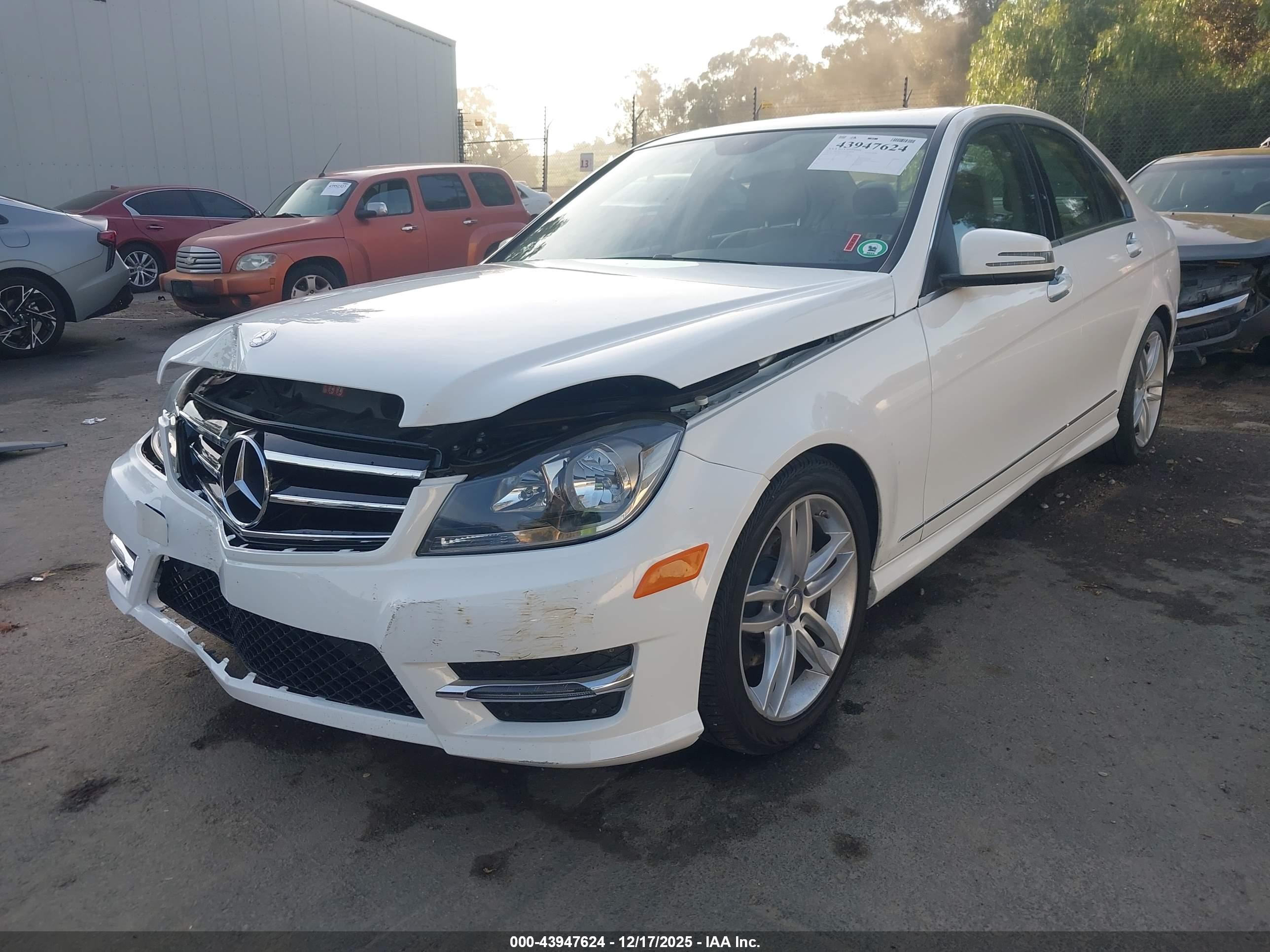 MERCEDES-BENZ C-CLASS image 2