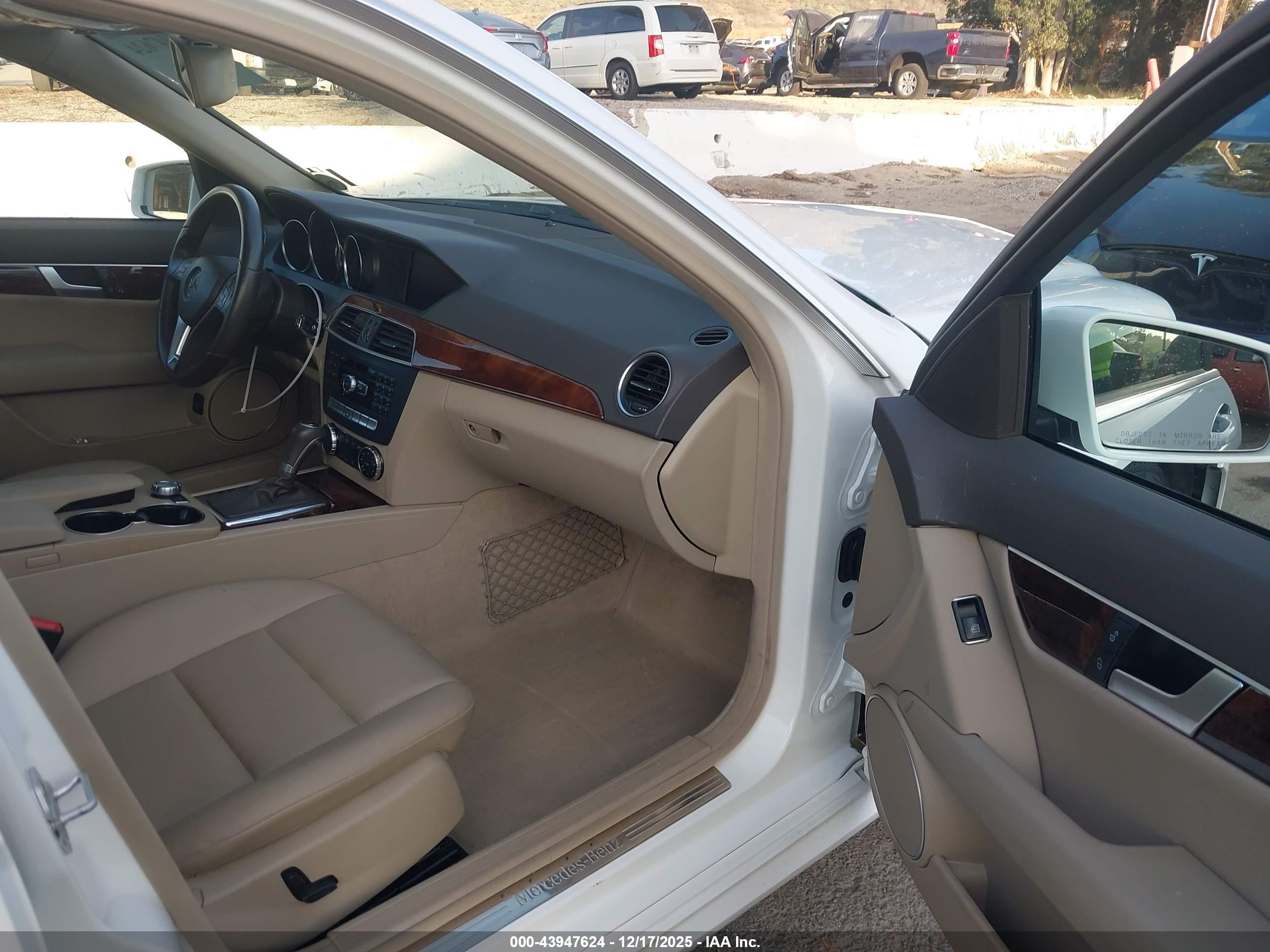 MERCEDES-BENZ C-CLASS image 5