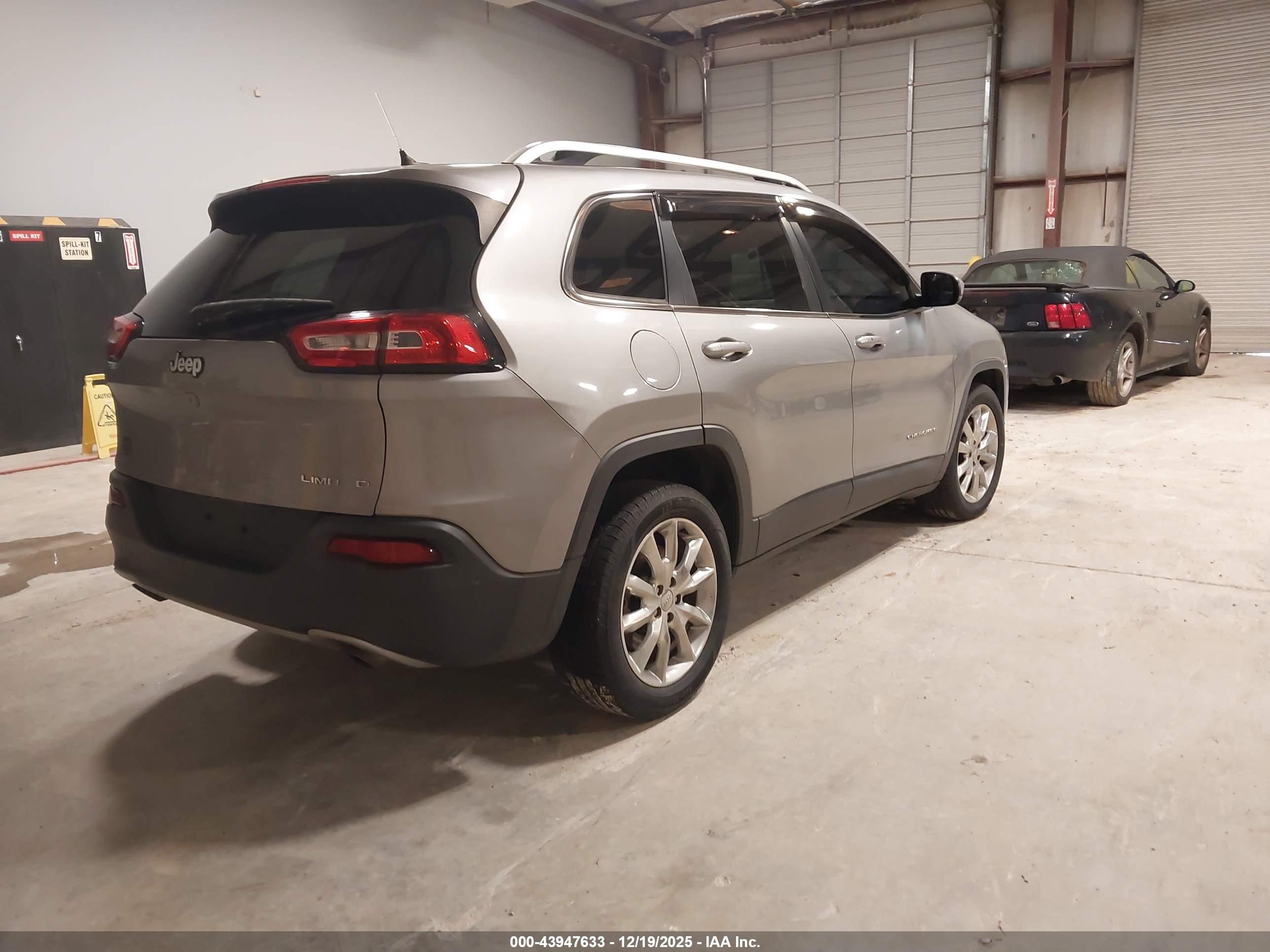JEEP CHEROKEE image 4