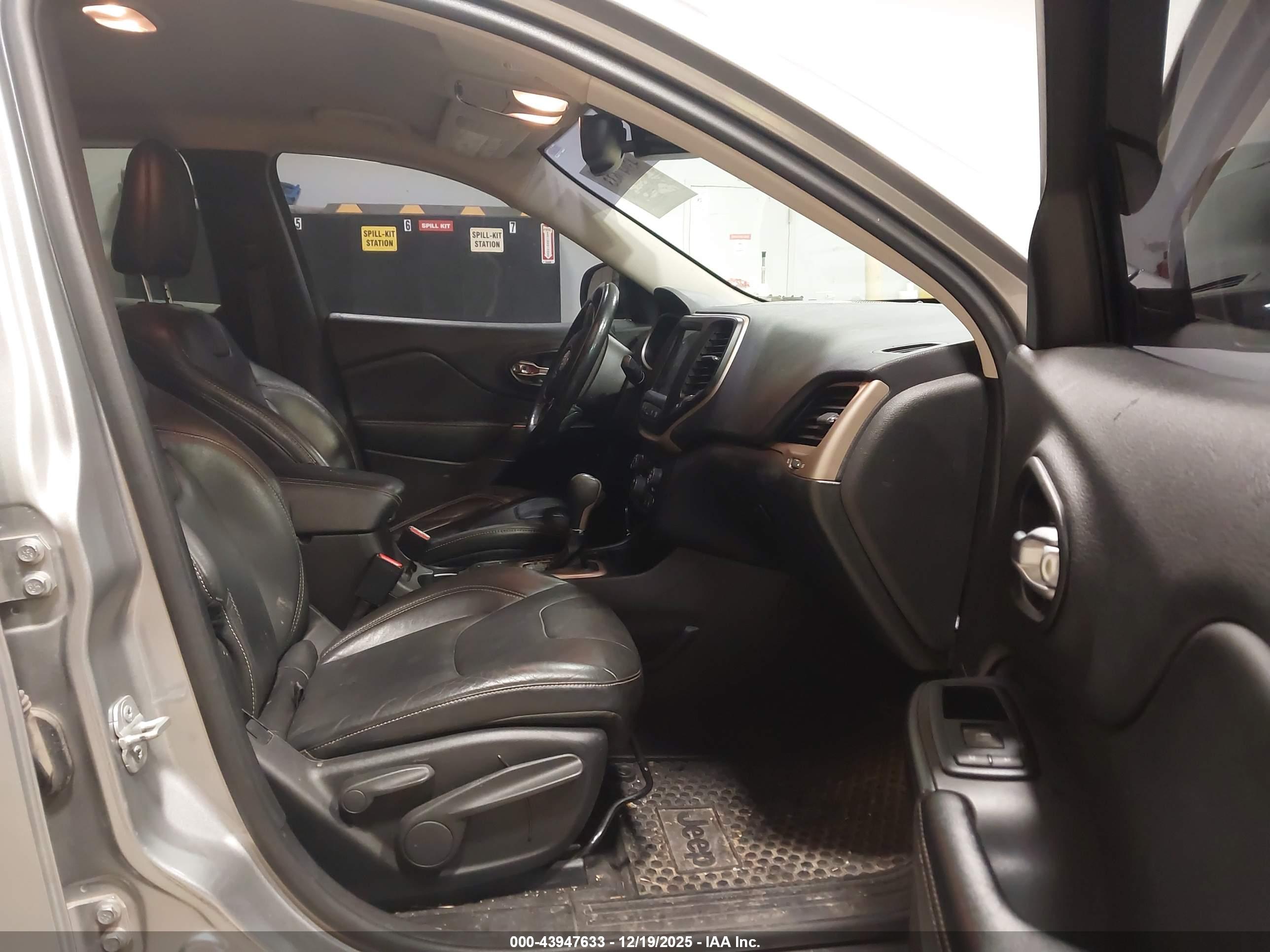JEEP CHEROKEE image 5
