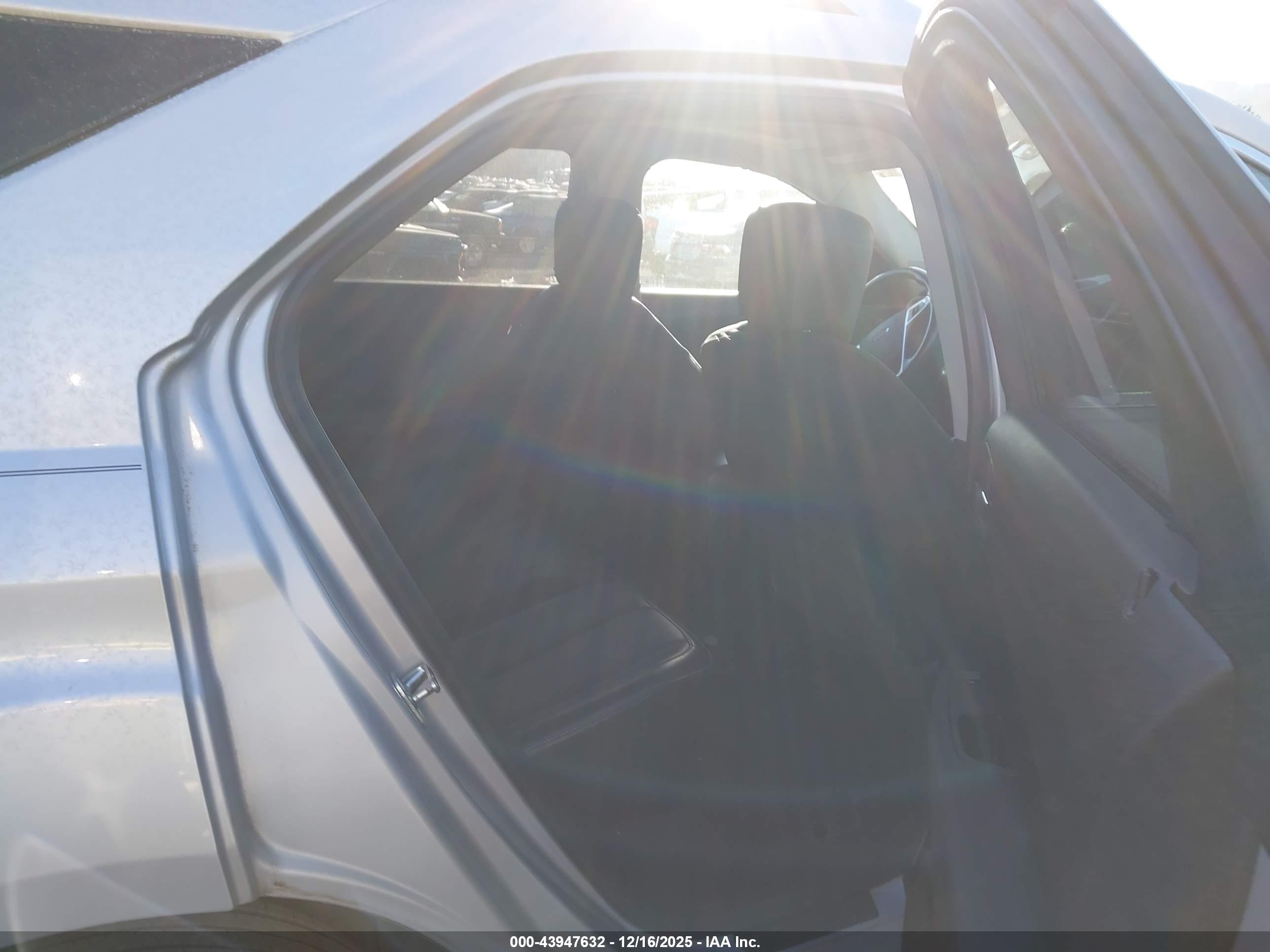 CHEVROLET EQUINOX image 8