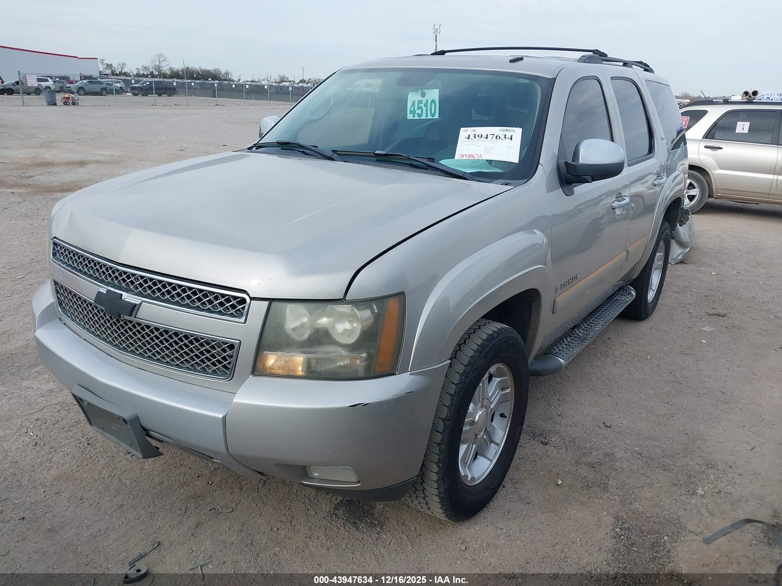 CHEVROLET TAHOE image 2