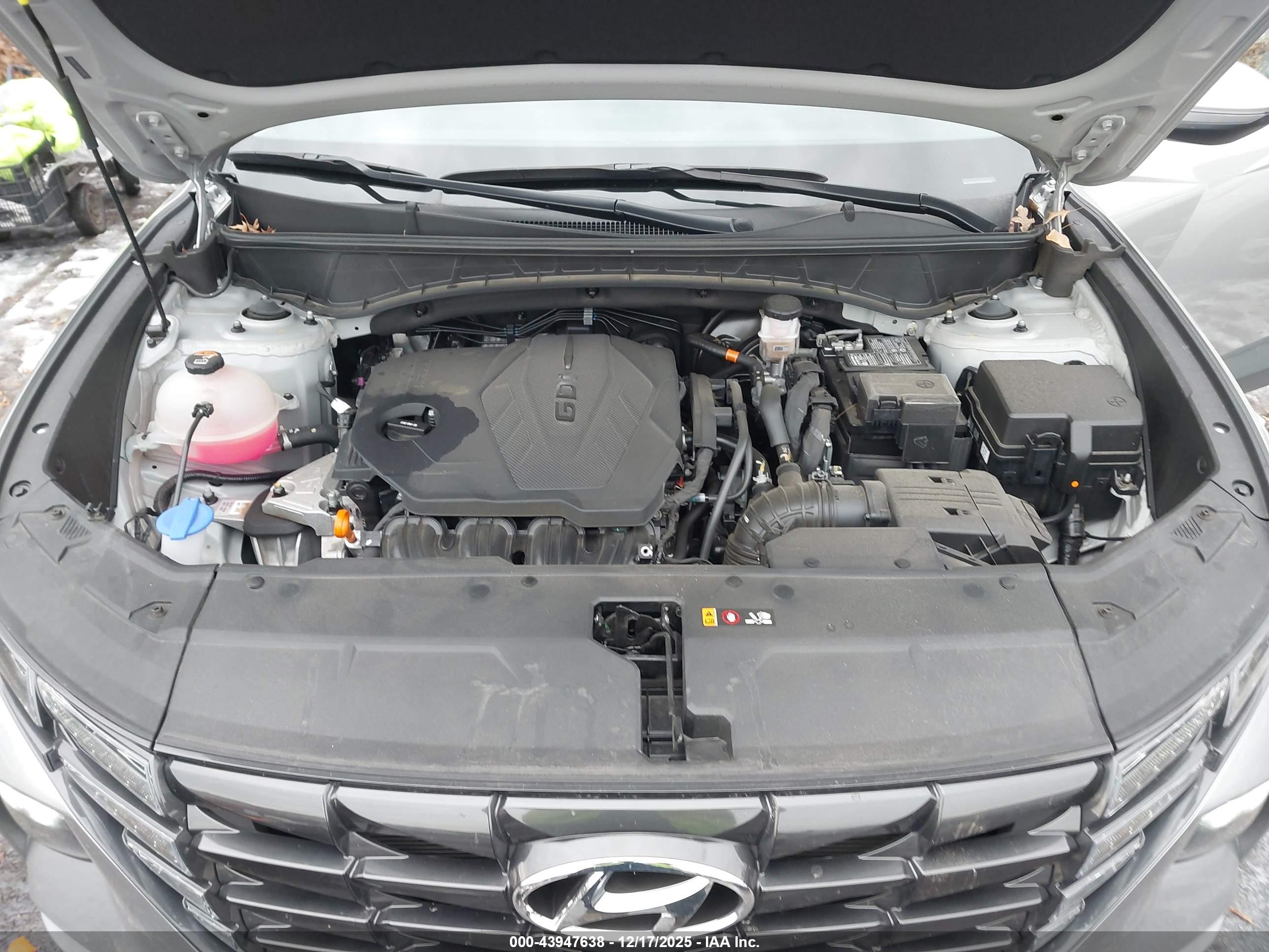 HYUNDAI TUCSON image 10