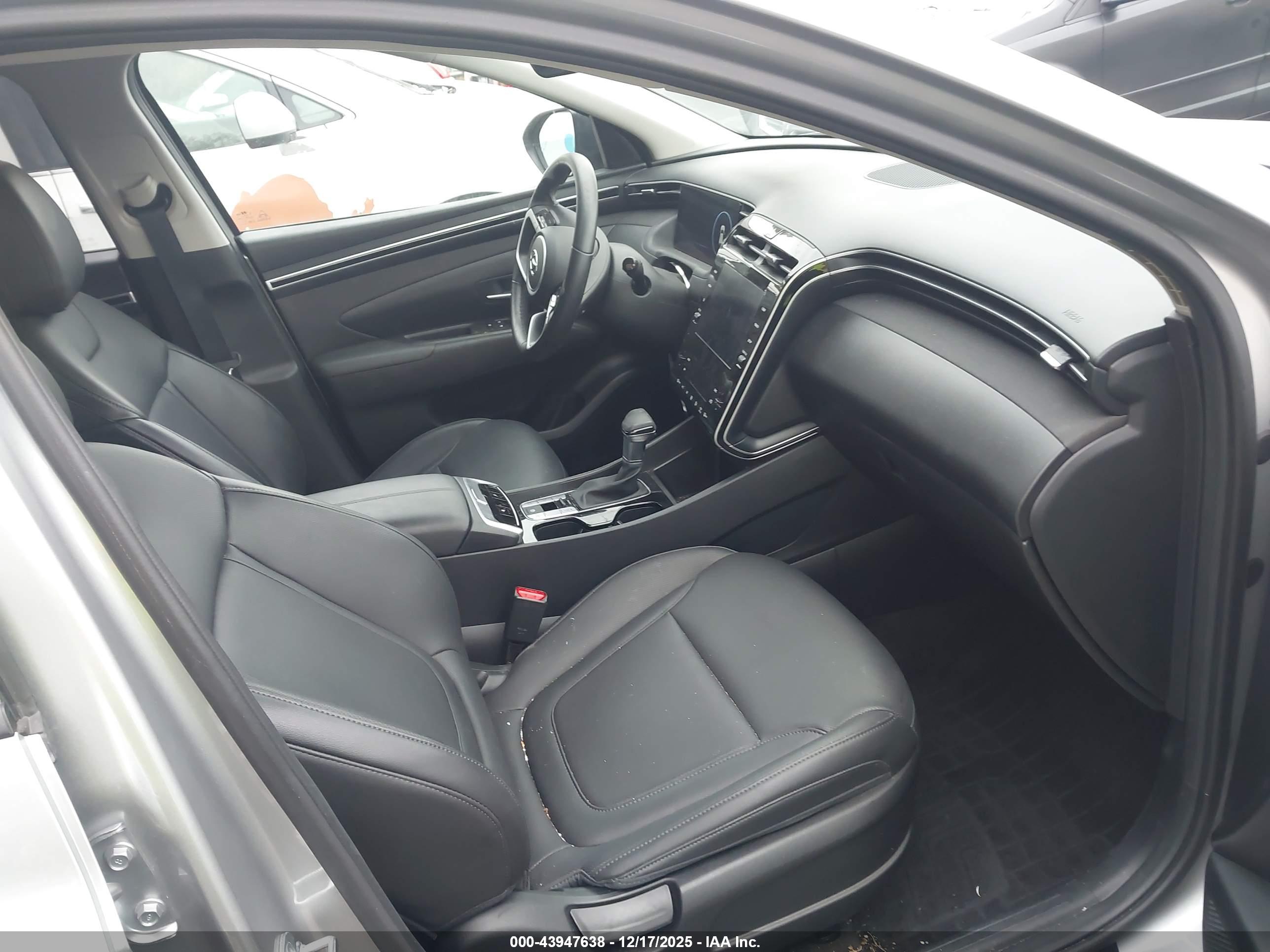 HYUNDAI TUCSON image 5