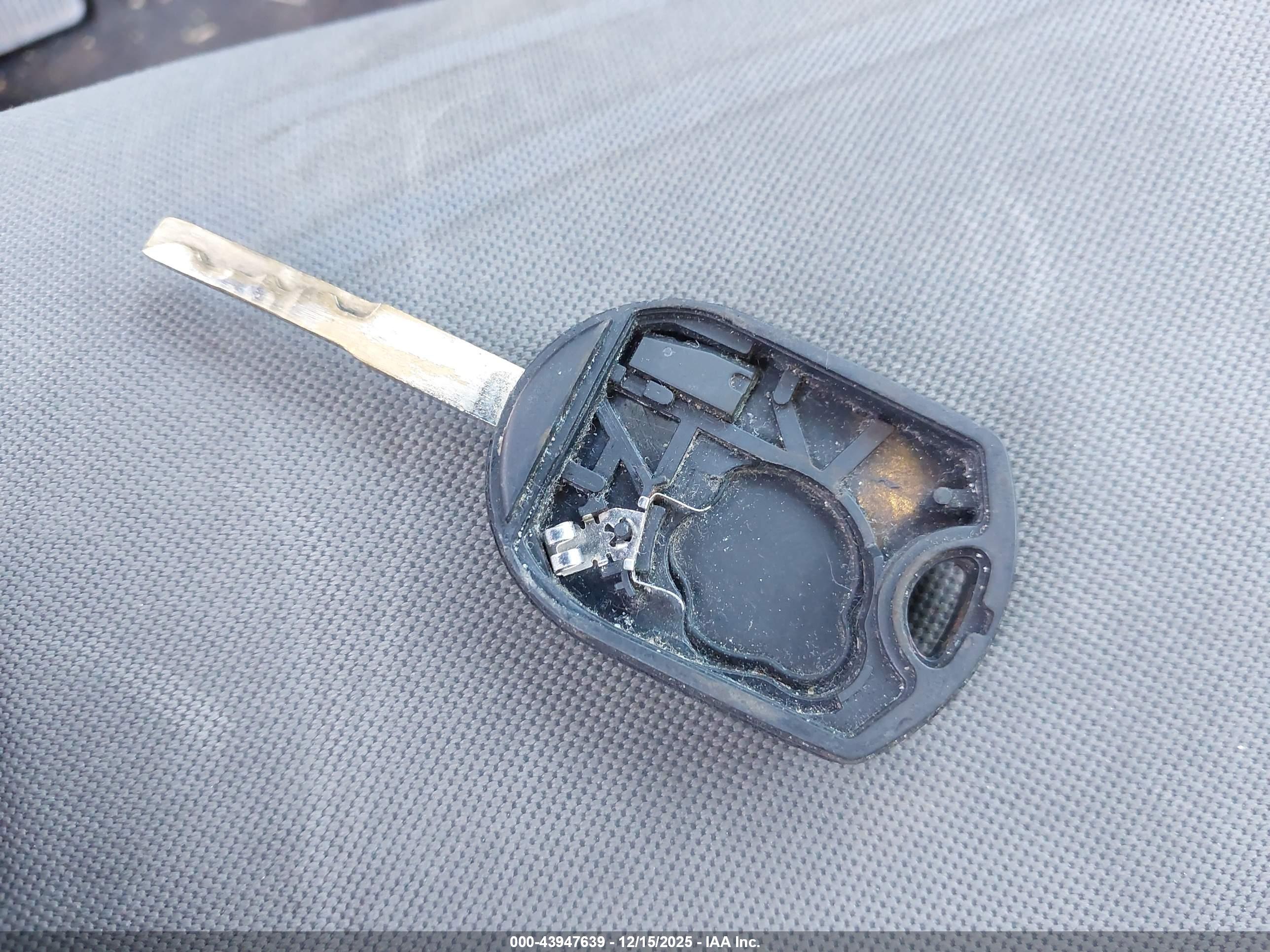 FORD ESCAPE image 11