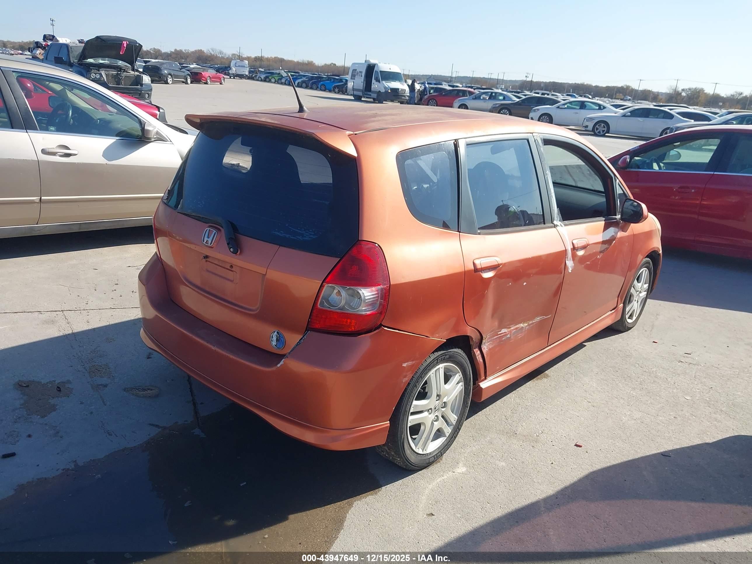 HONDA FIT image 4