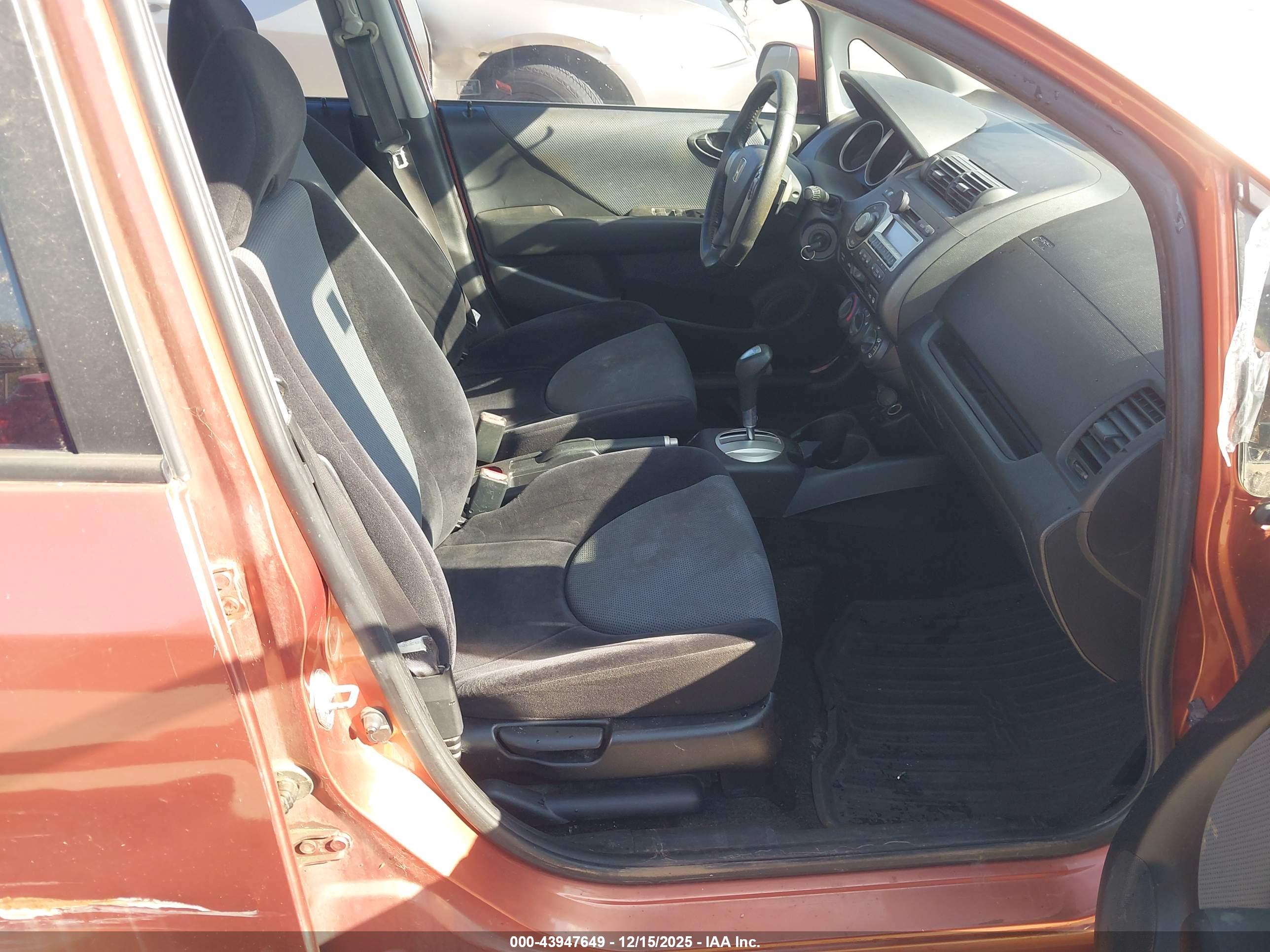 HONDA FIT image 5