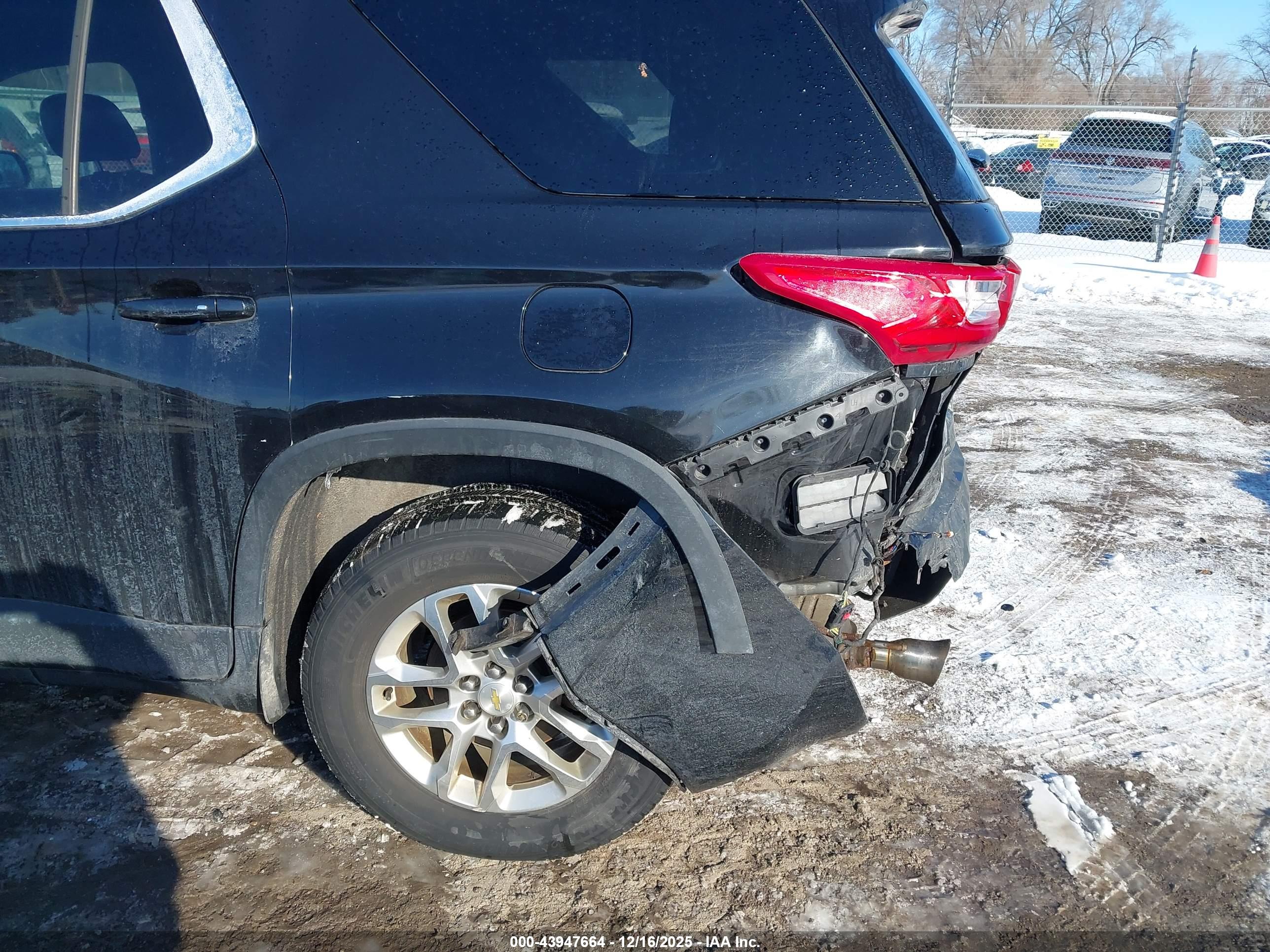 CHEVROLET TRAVERSE image 6