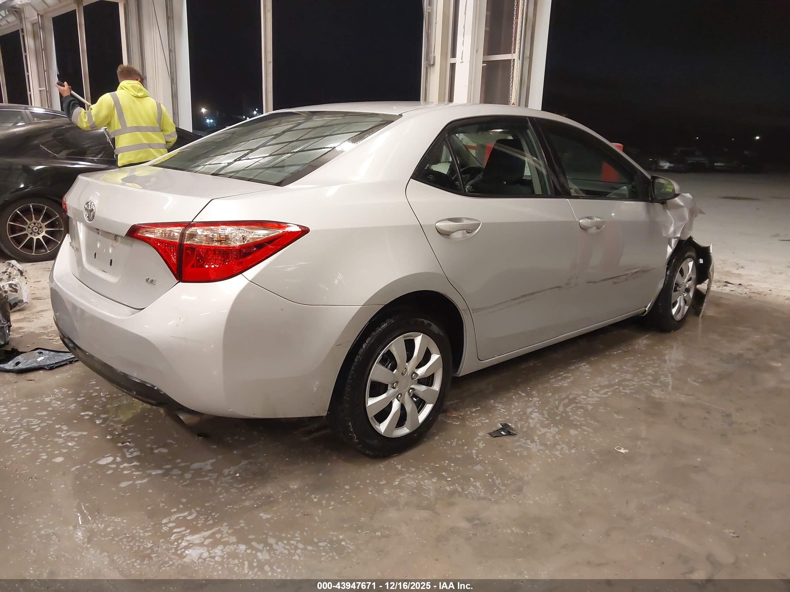 TOYOTA COROLLA image 4