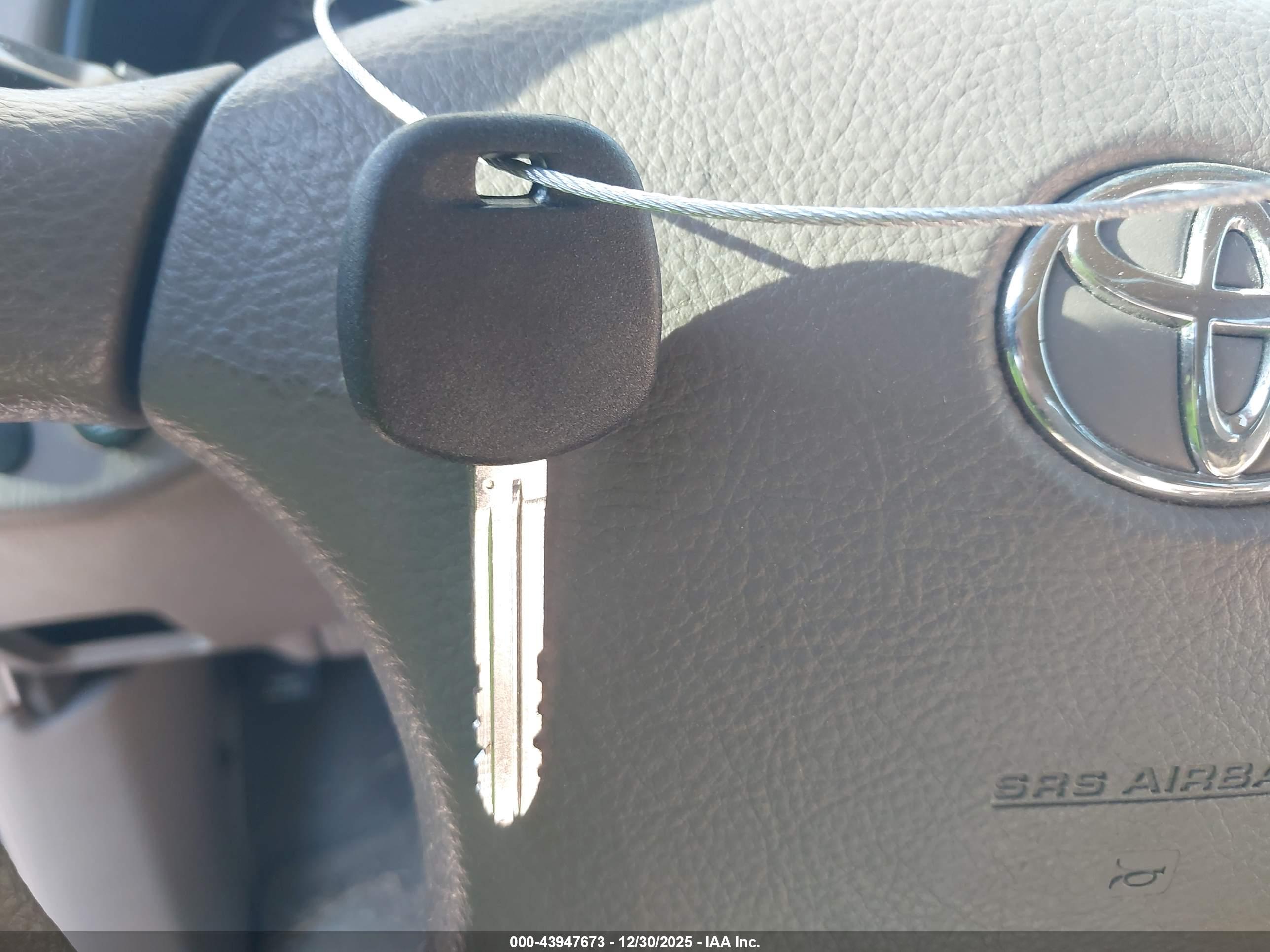 TOYOTA SEQUOIA image 11