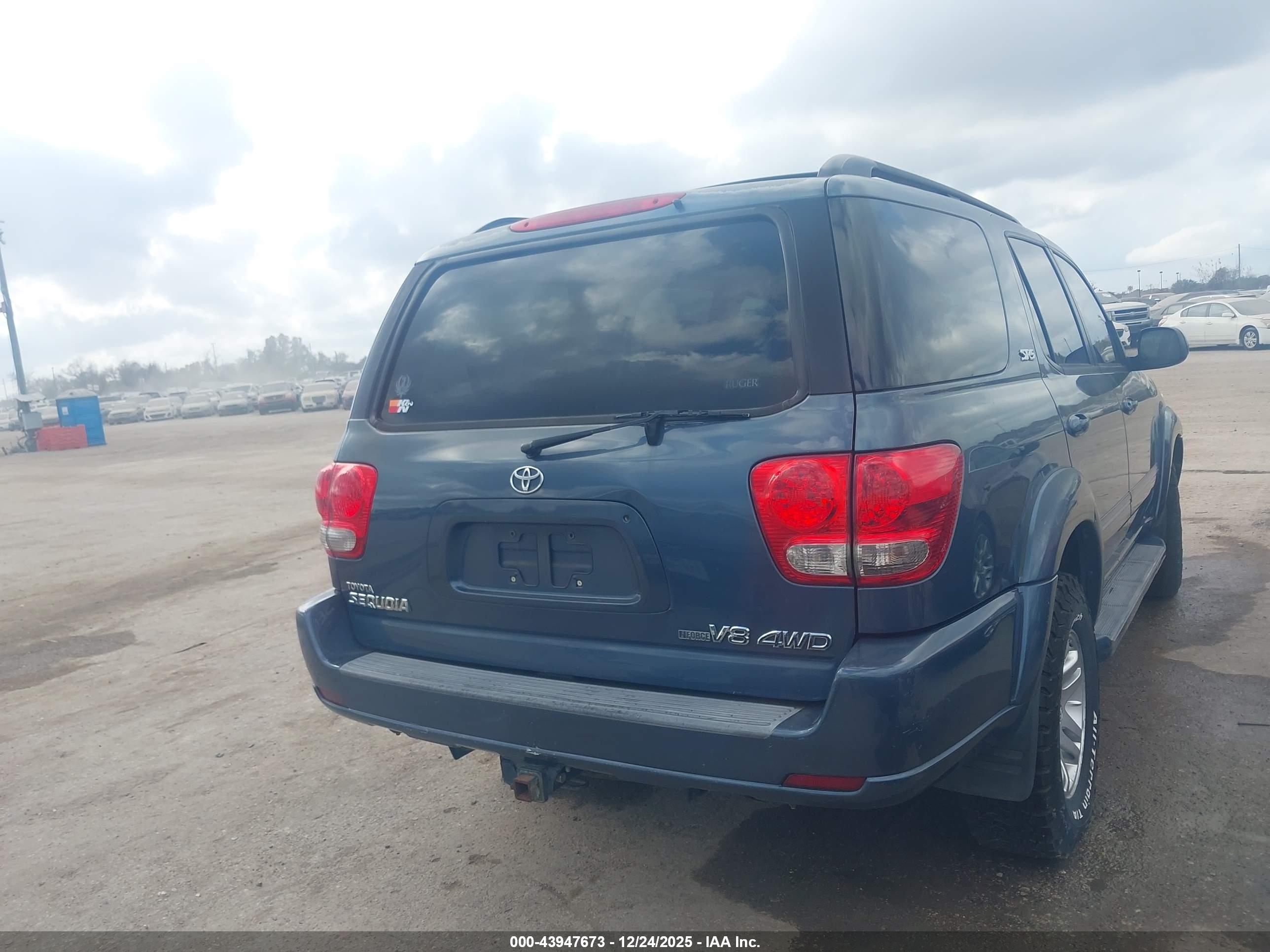 TOYOTA SEQUOIA image 4