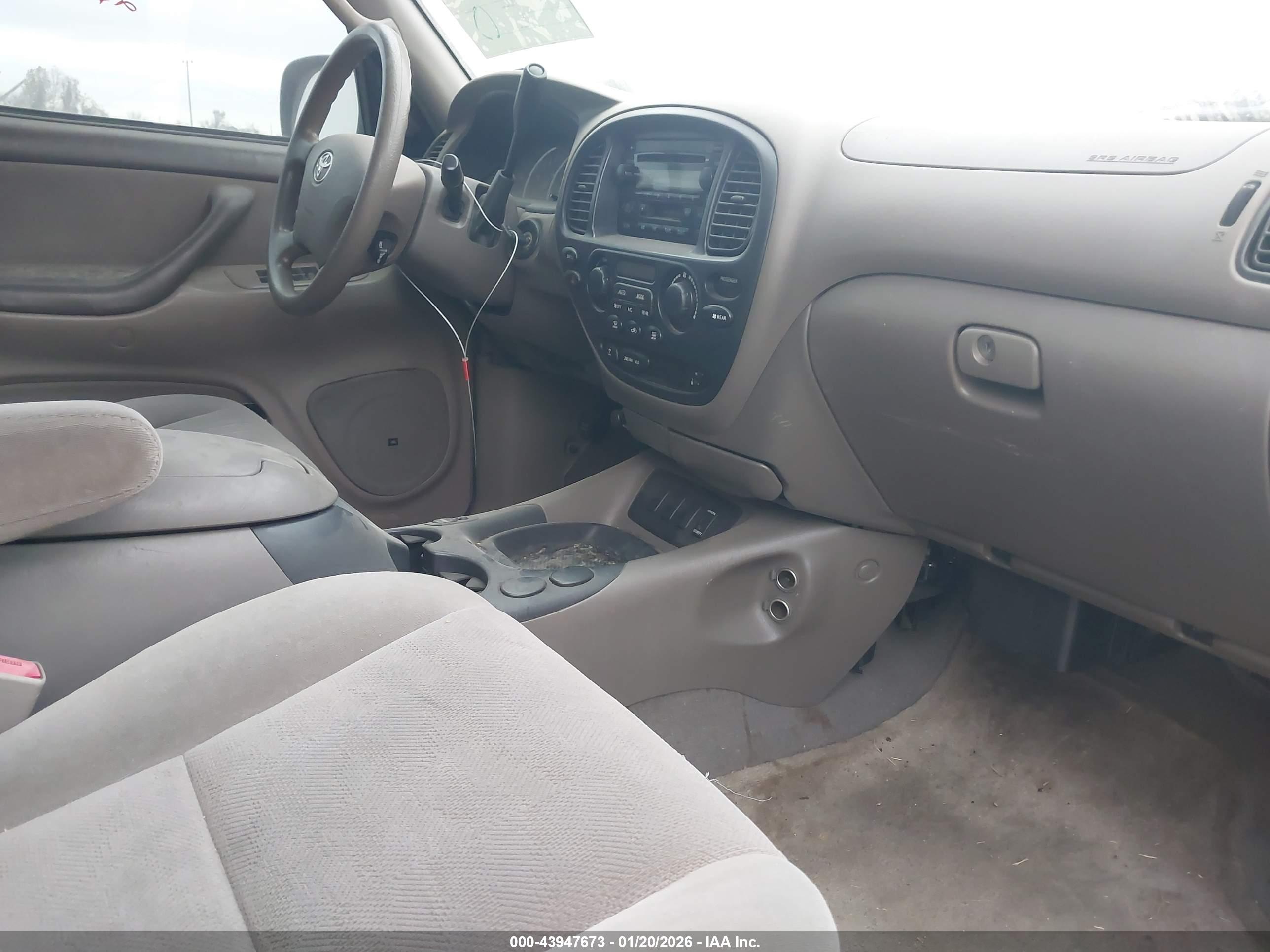 TOYOTA SEQUOIA image 5