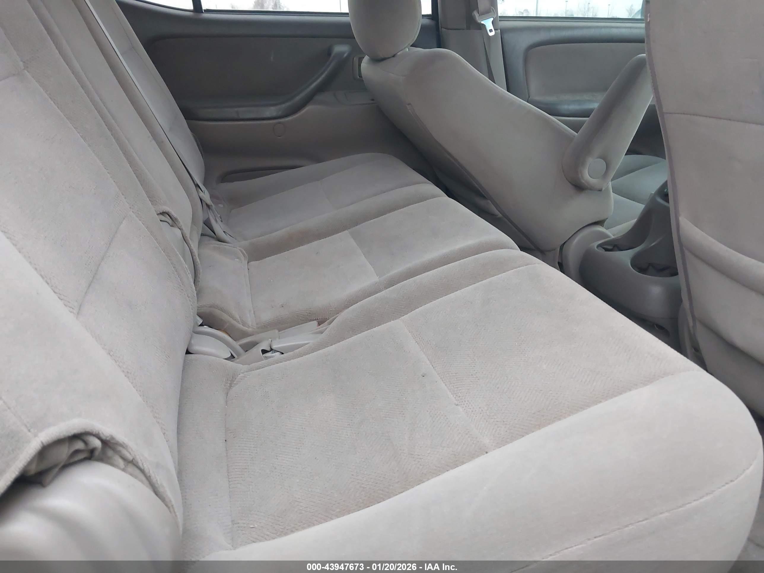 TOYOTA SEQUOIA image 8