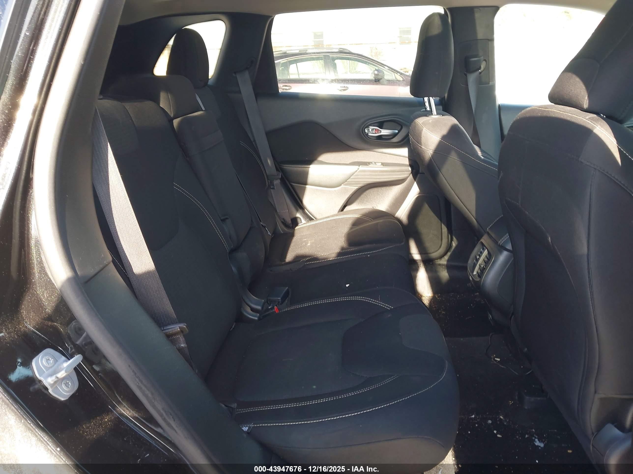 JEEP CHEROKEE image 8