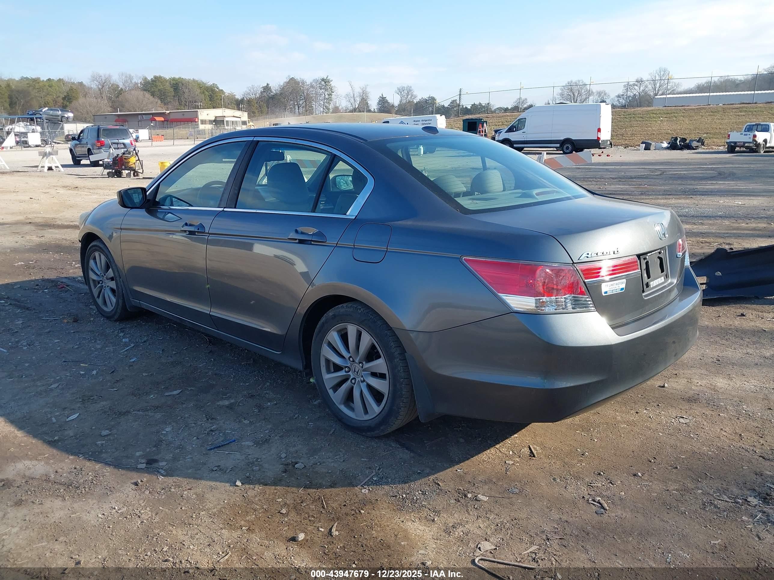 HONDA ACCORD image 3