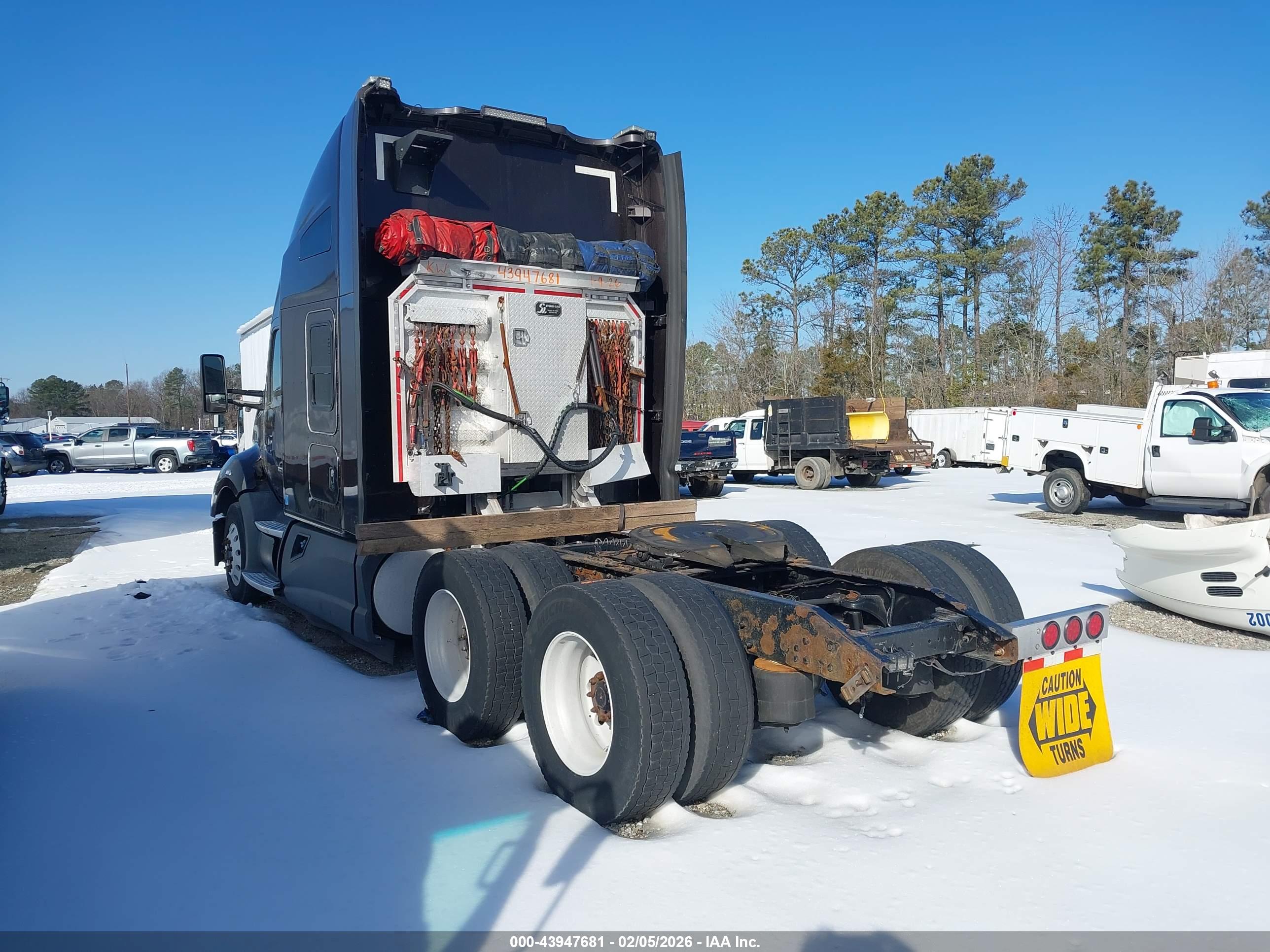 KENWORTH CONSTRUCTION image 3