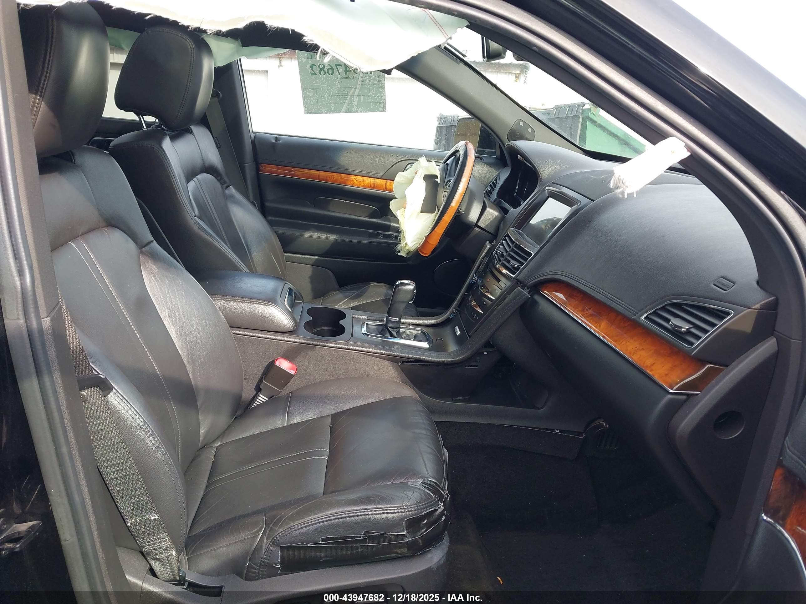 LINCOLN MKT image 5