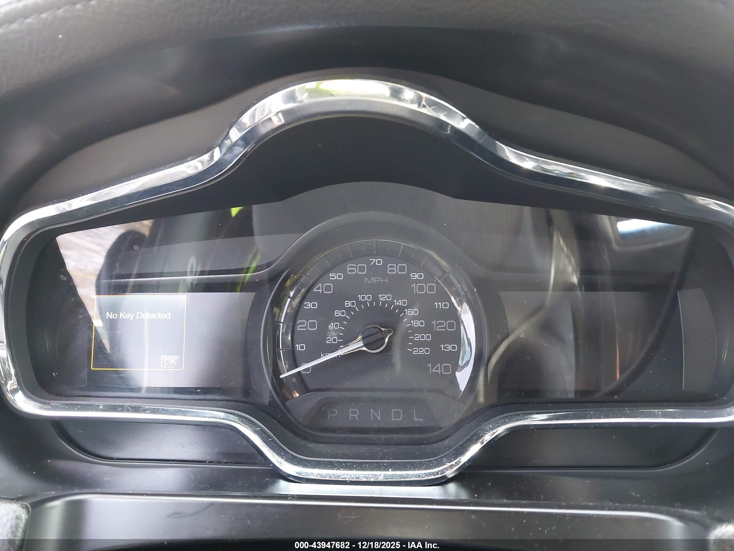 LINCOLN MKT image 7