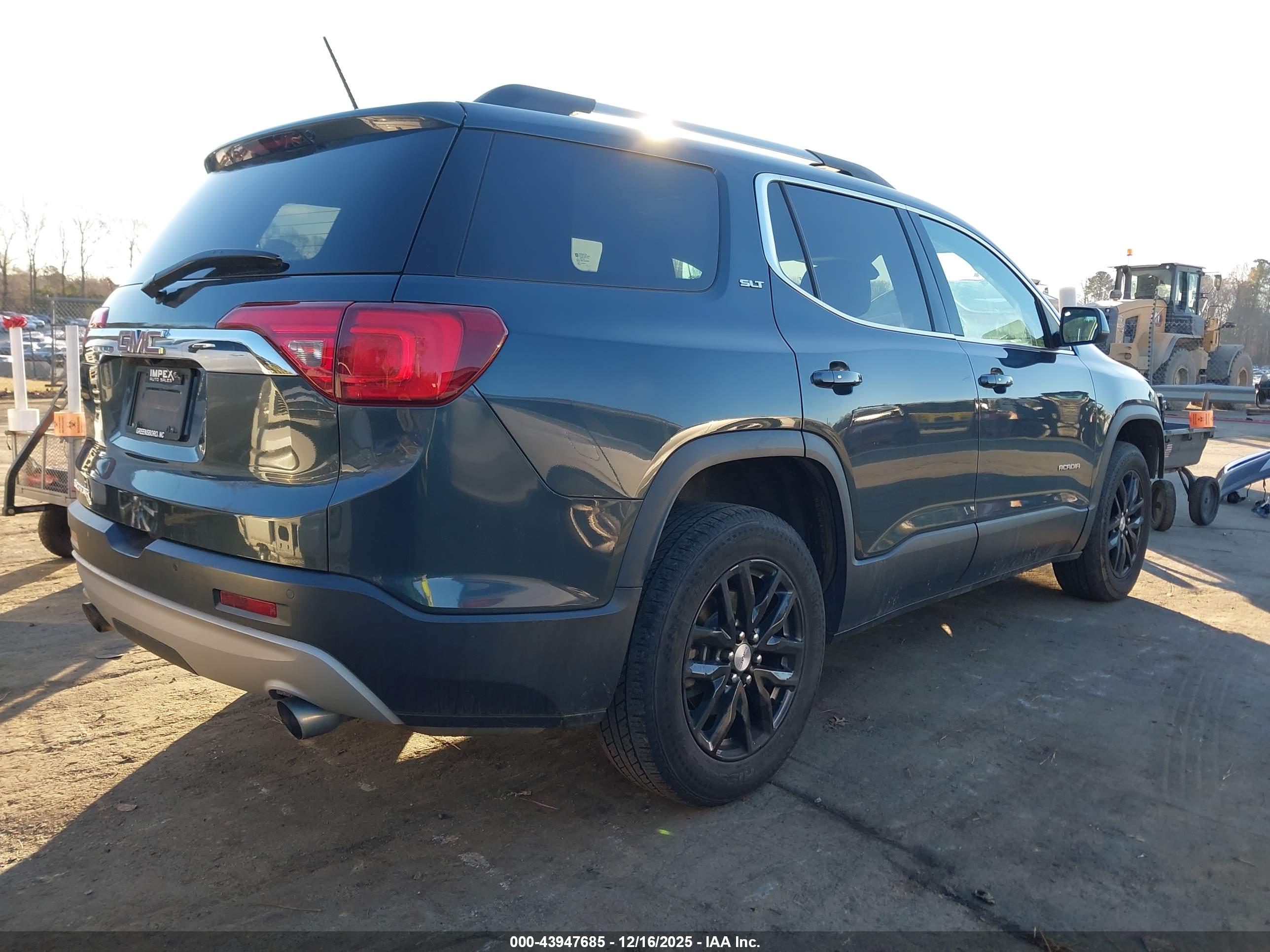 GMC ACADIA image 4