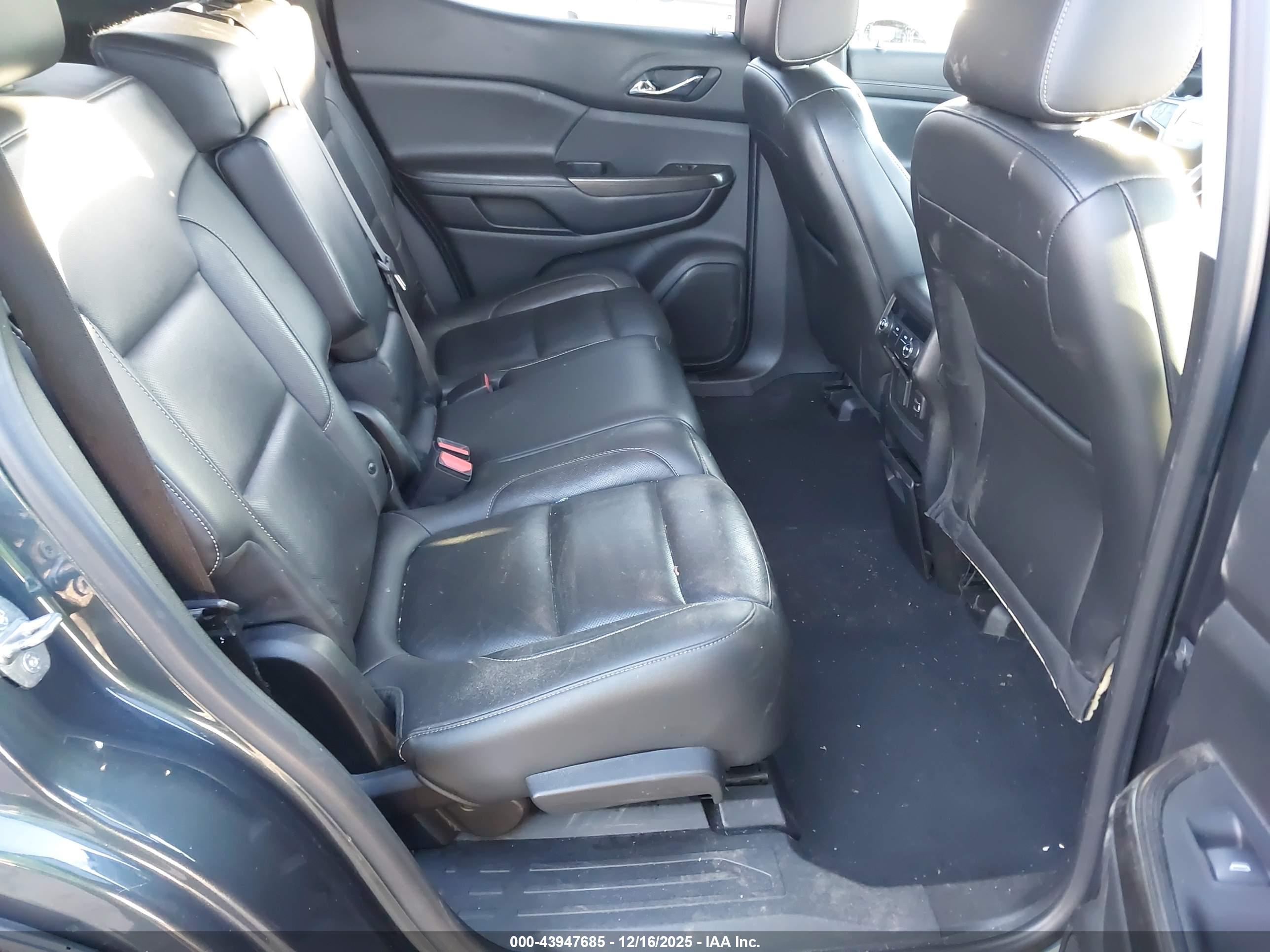 GMC ACADIA image 8
