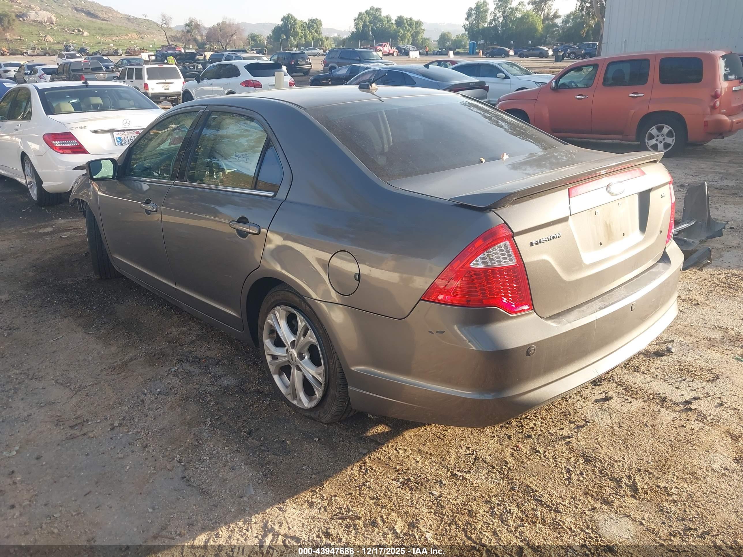 FORD FUSION image 3