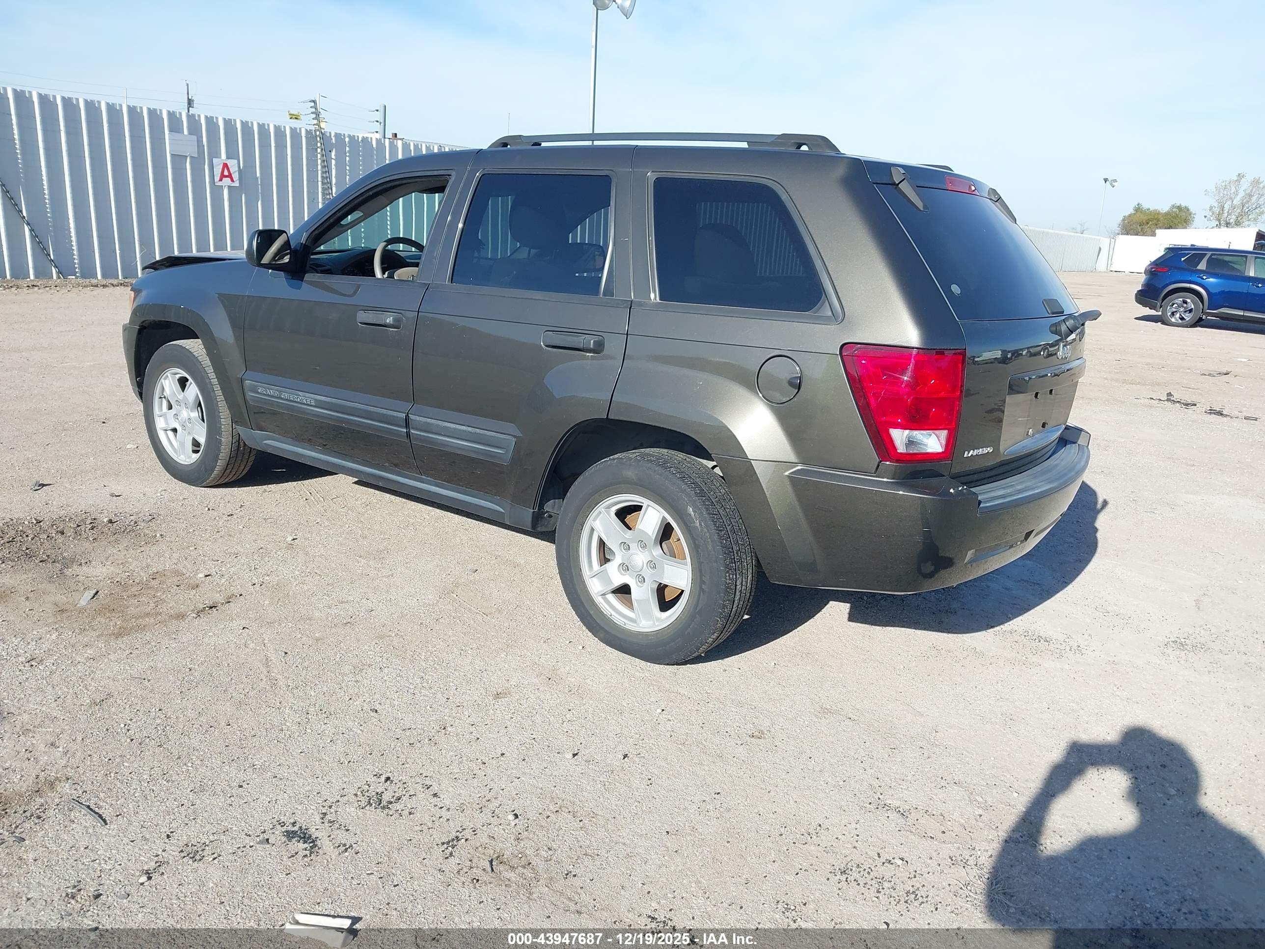 JEEP GRAND image 3