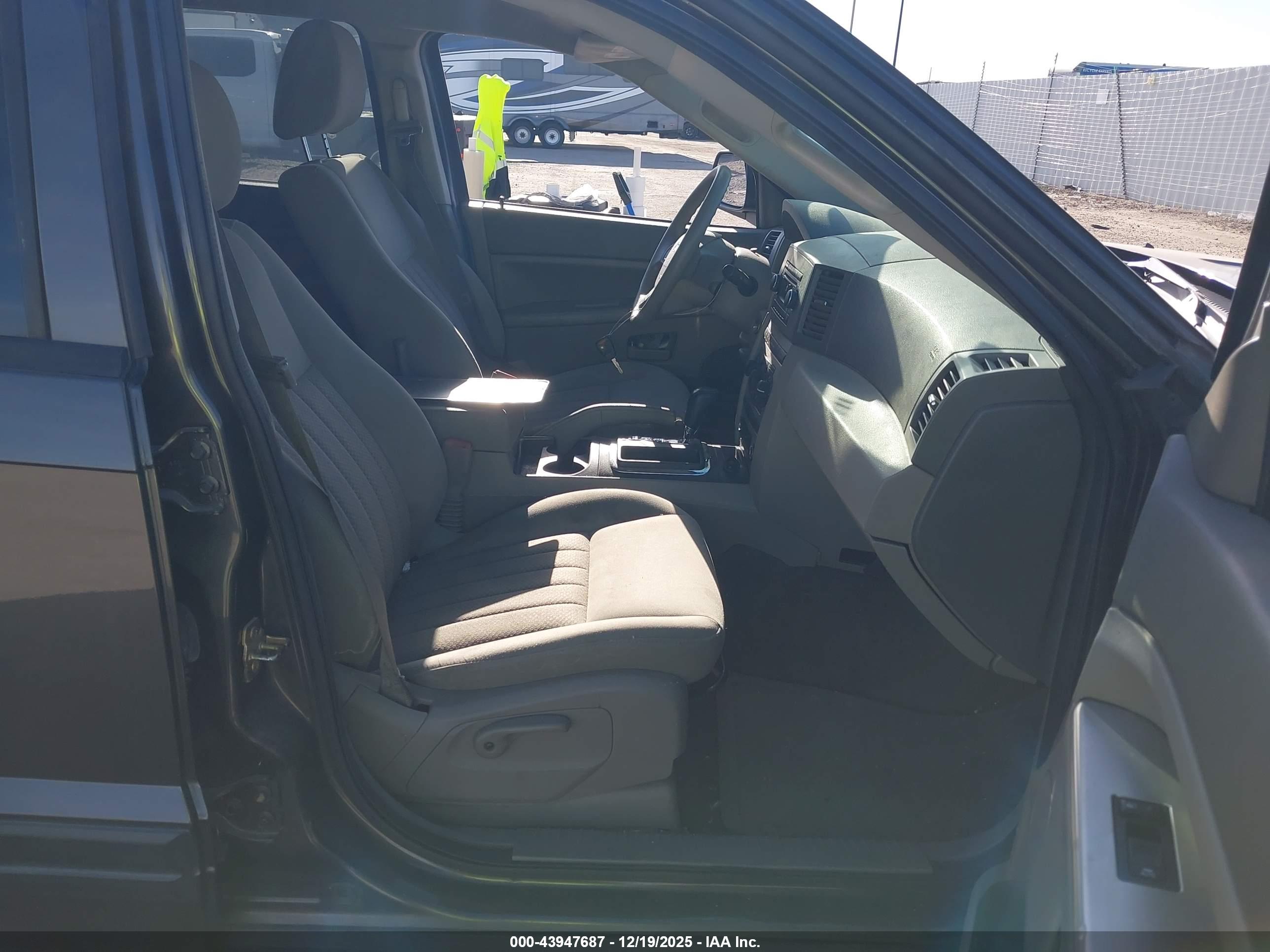 JEEP GRAND image 5