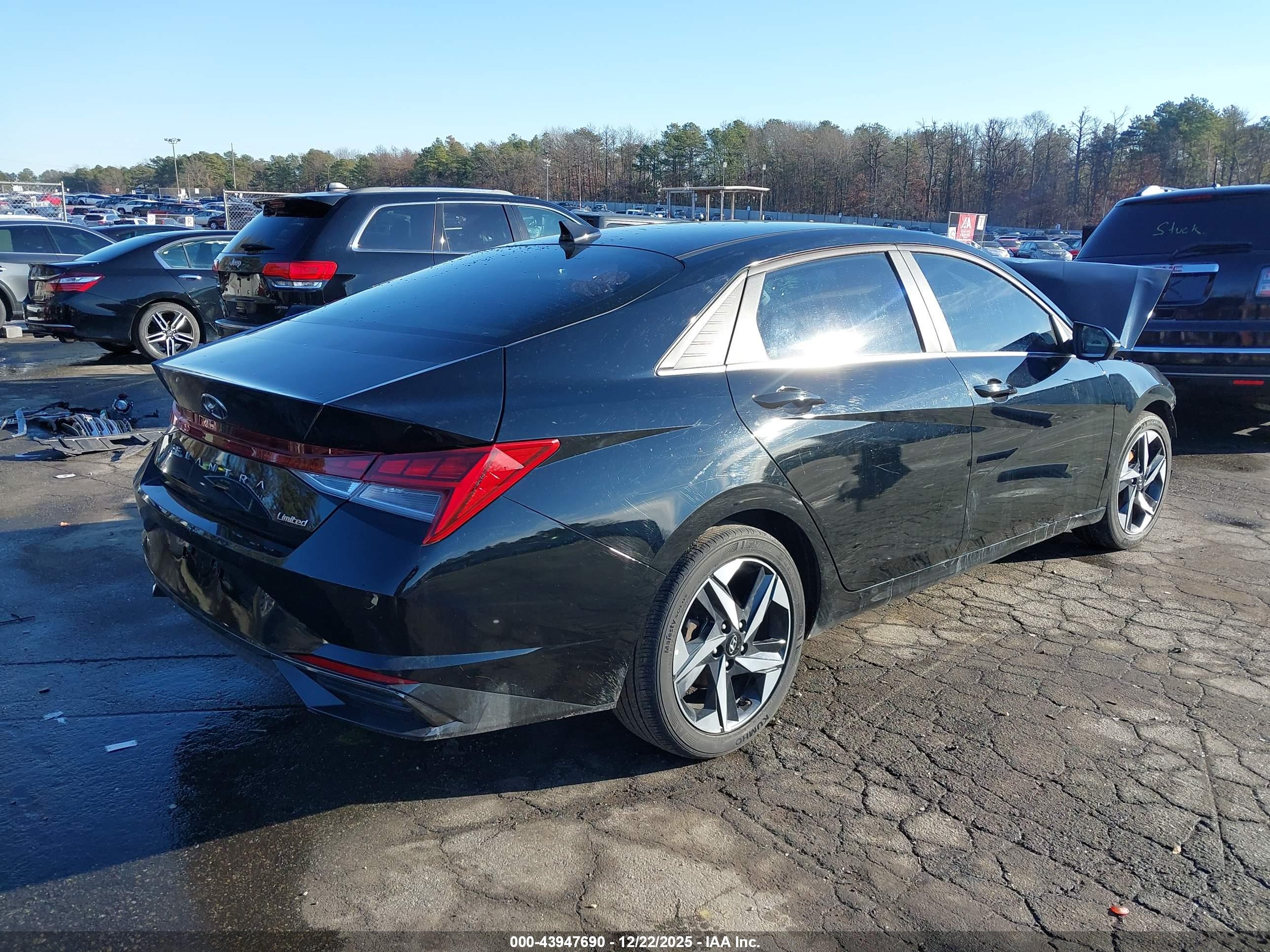 HYUNDAI ELANTRA image 4