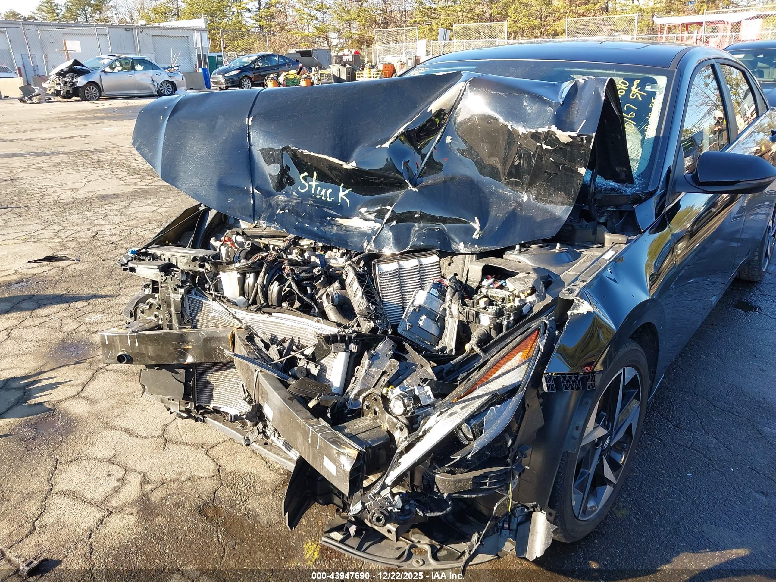 HYUNDAI ELANTRA image 6