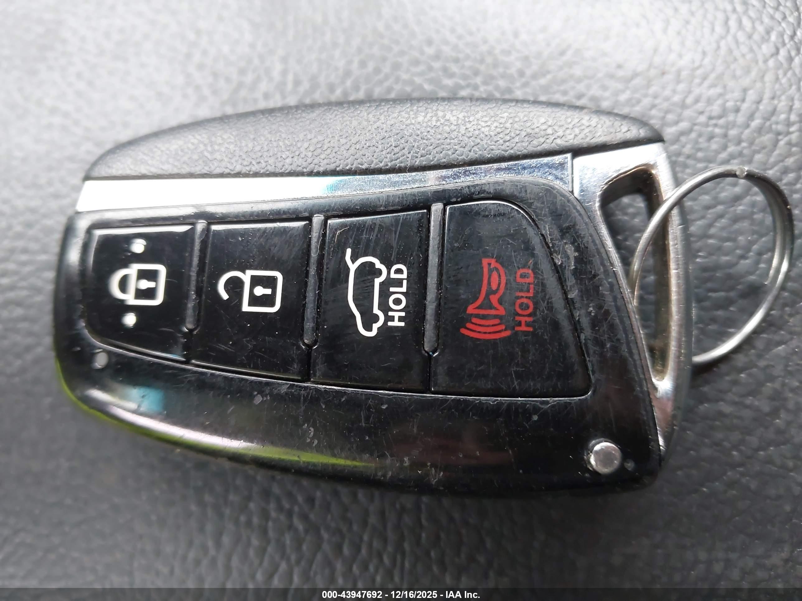 HYUNDAI SANTA image 11