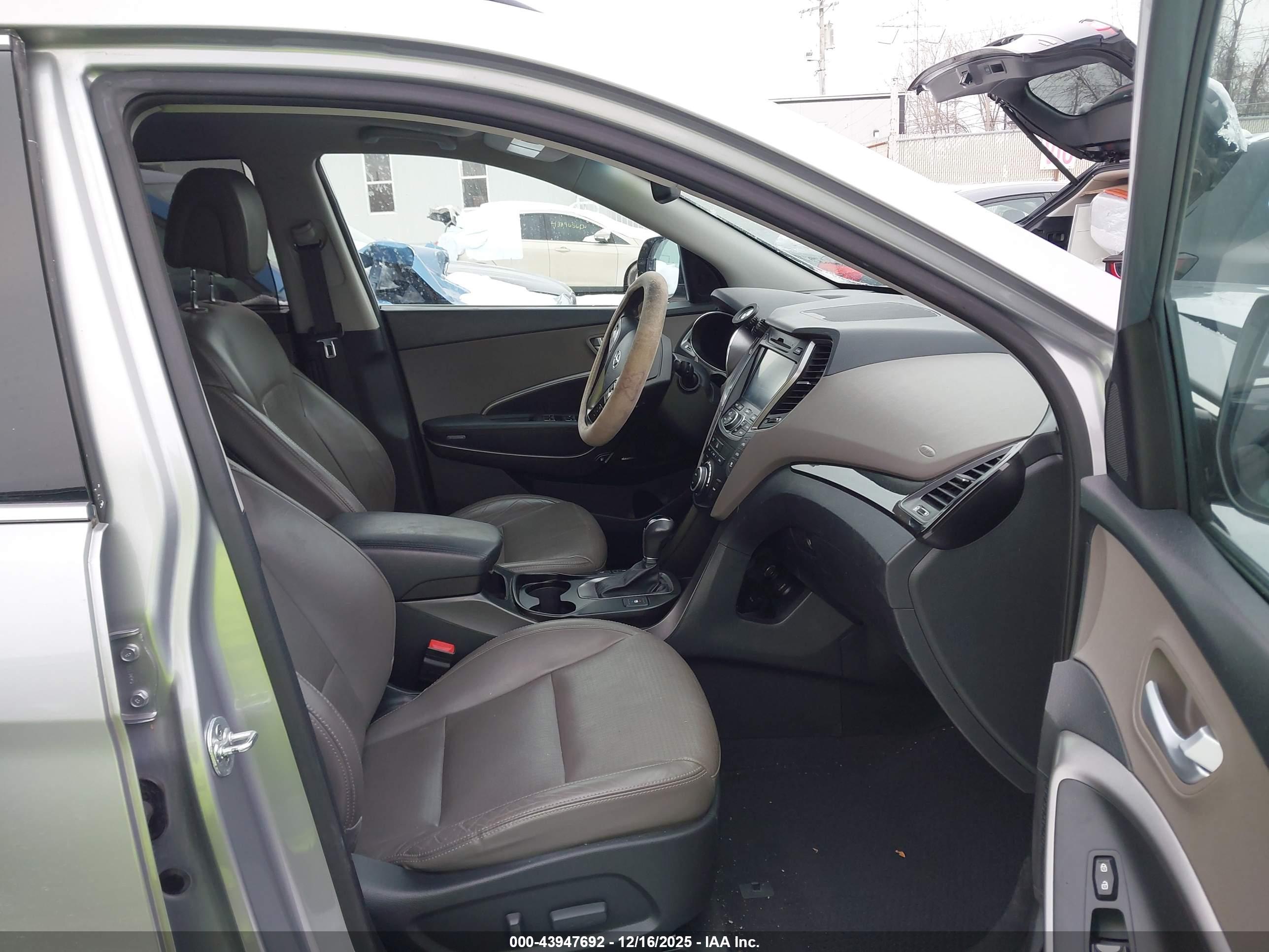 HYUNDAI SANTA image 5