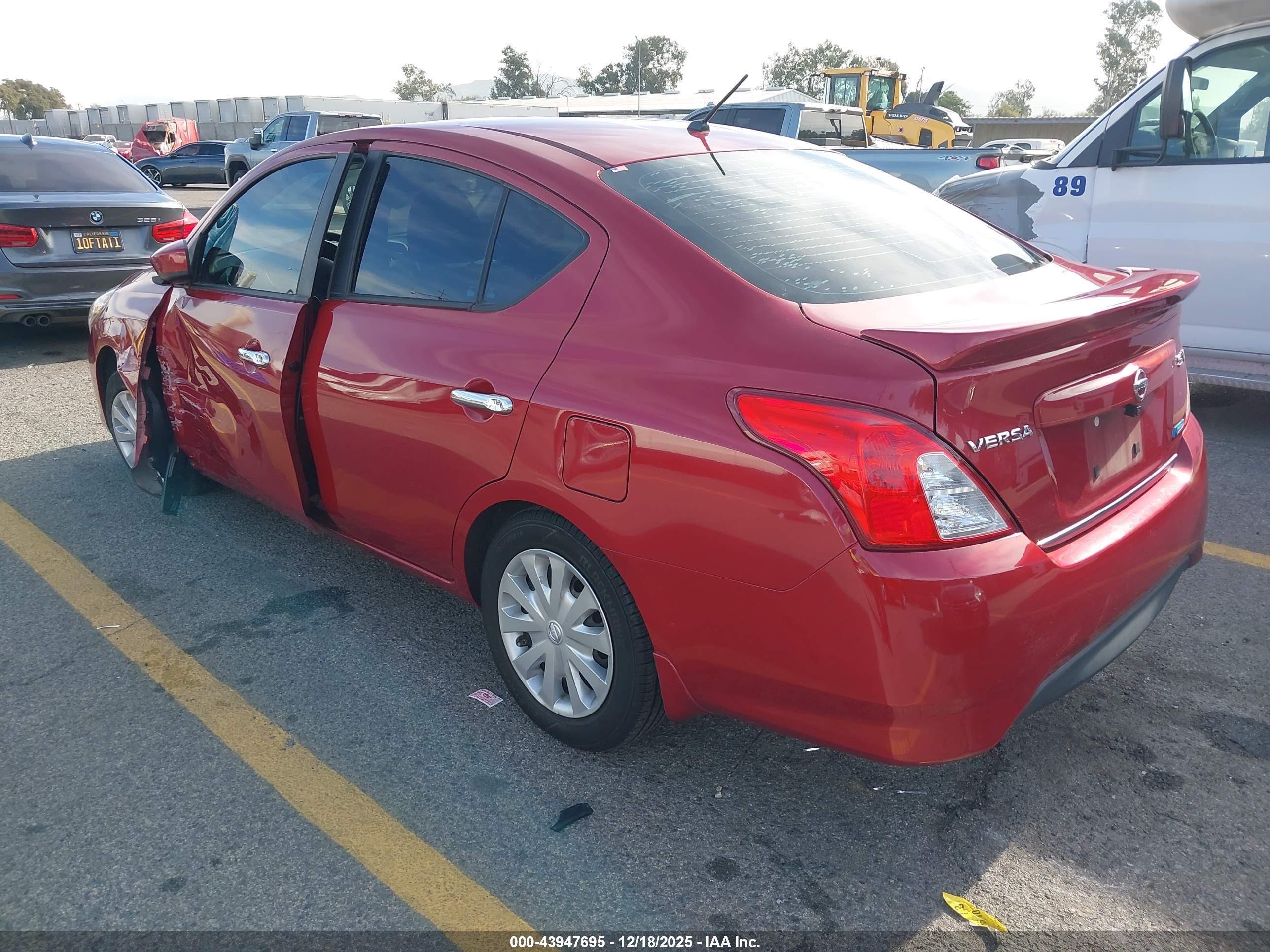 NISSAN VERSA image 3
