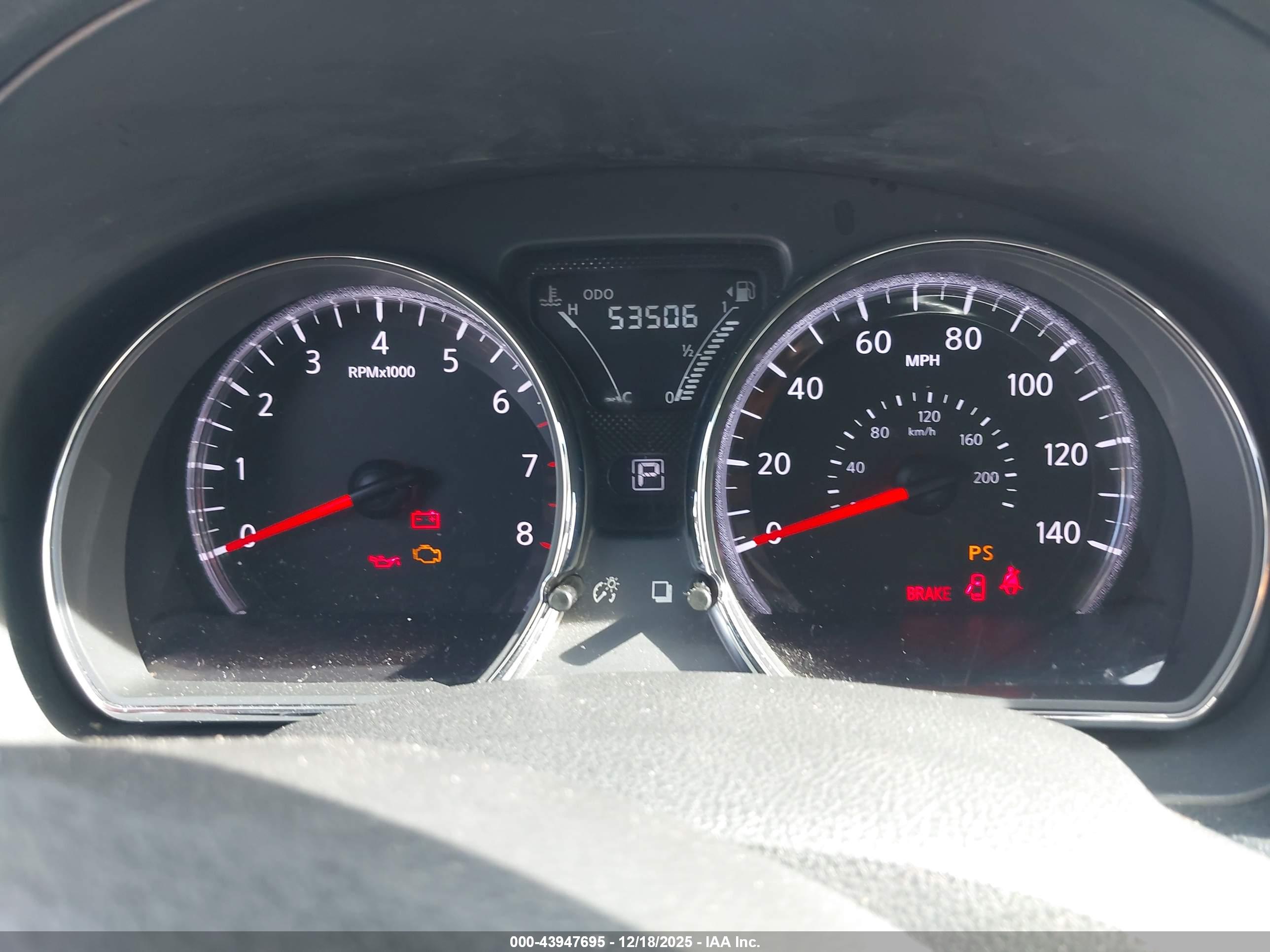 NISSAN VERSA image 7