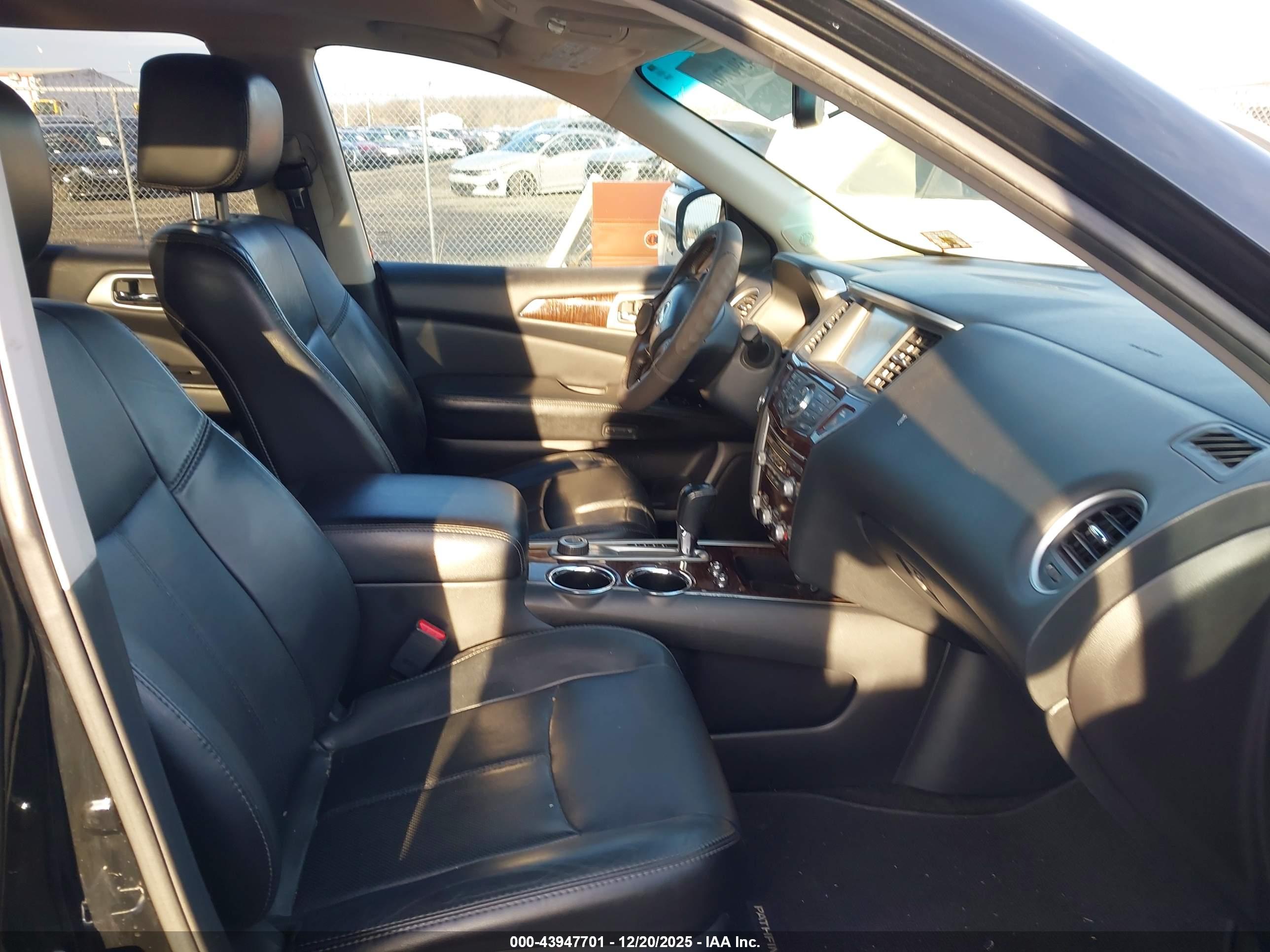 NISSAN PATHFINDER image 5