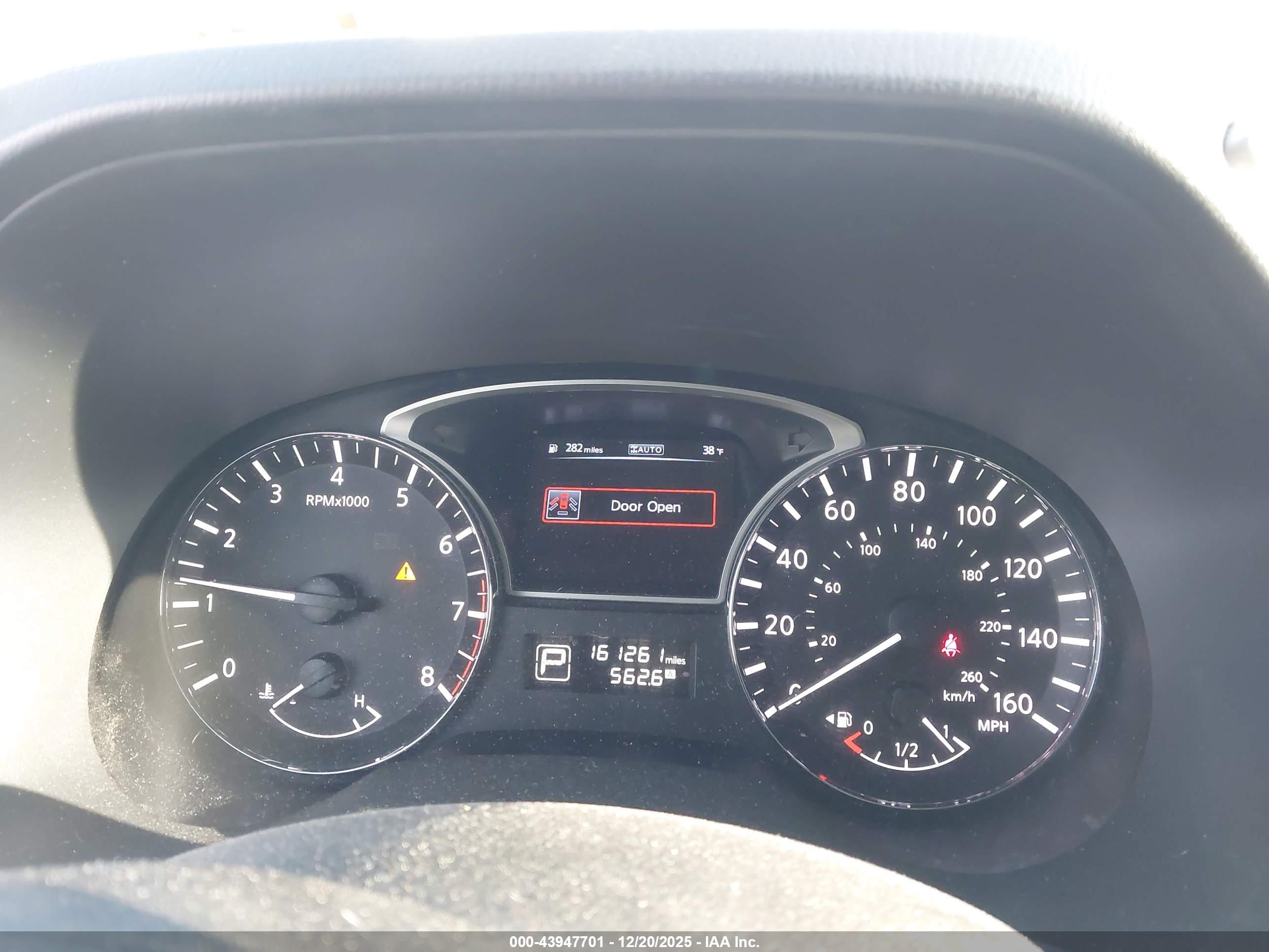 NISSAN PATHFINDER image 7