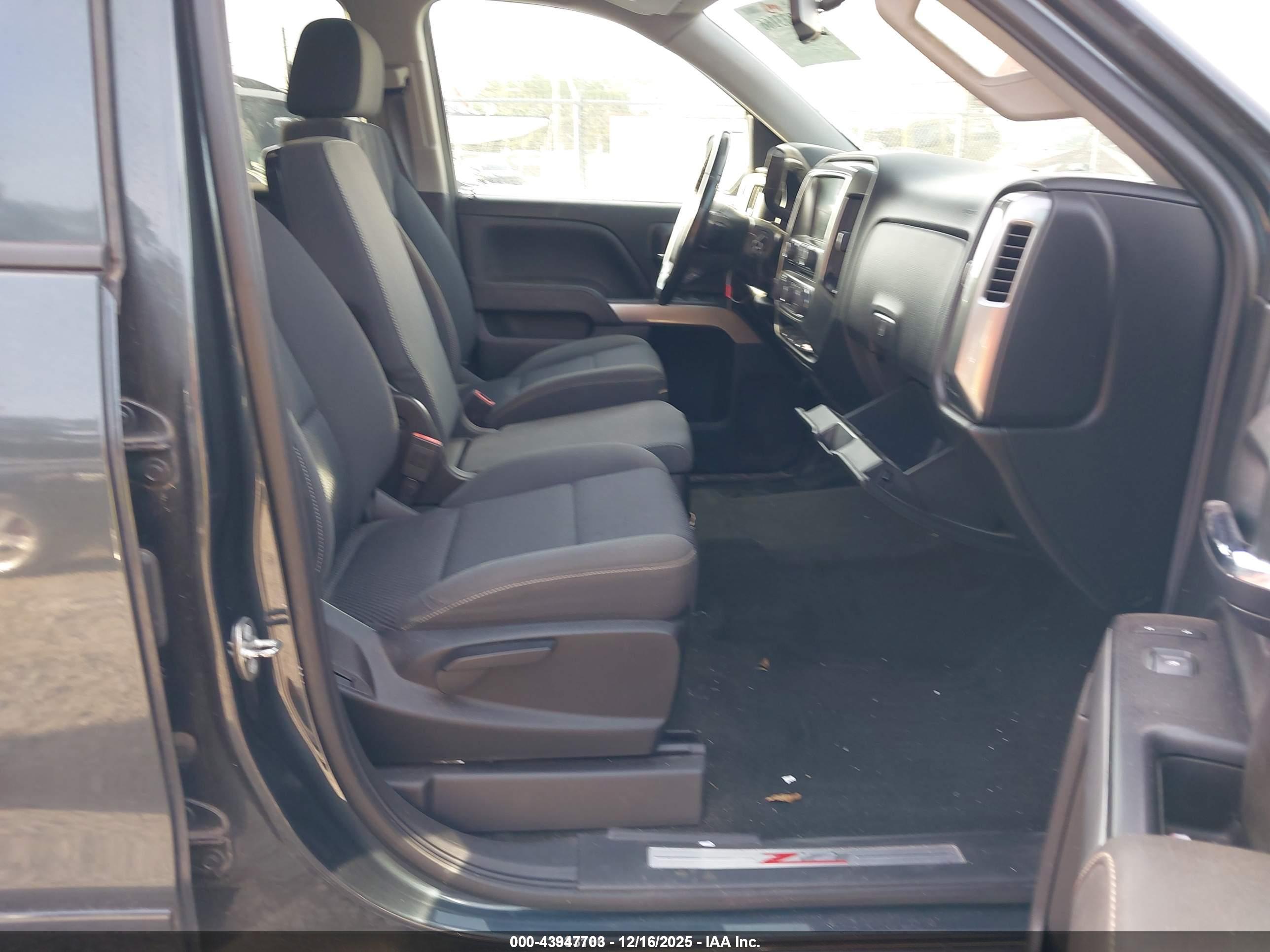 CHEVROLET SILVERADO image 5