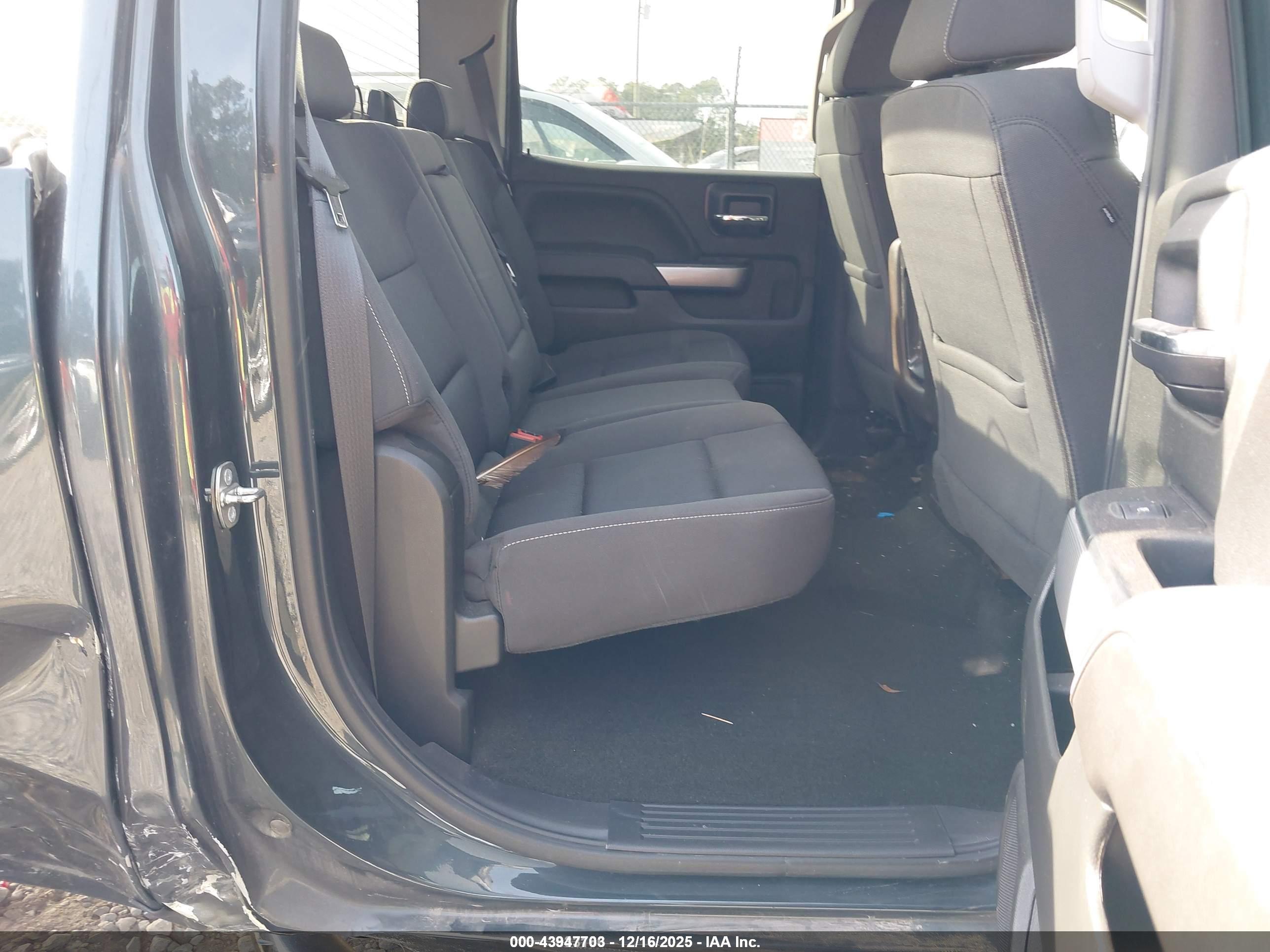 CHEVROLET SILVERADO image 8